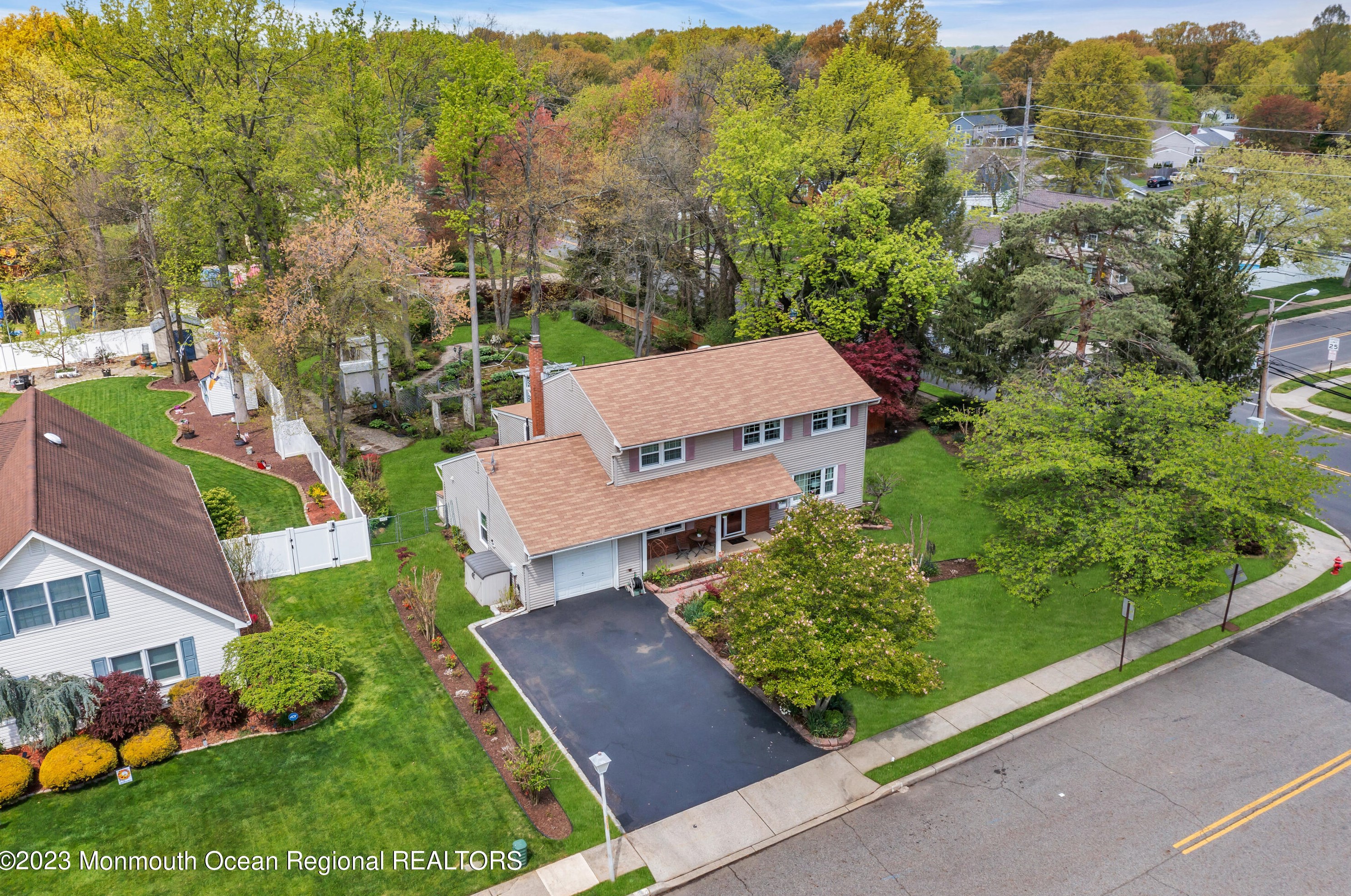 302 Charm Ct, Matawan, NJ 07747-2218