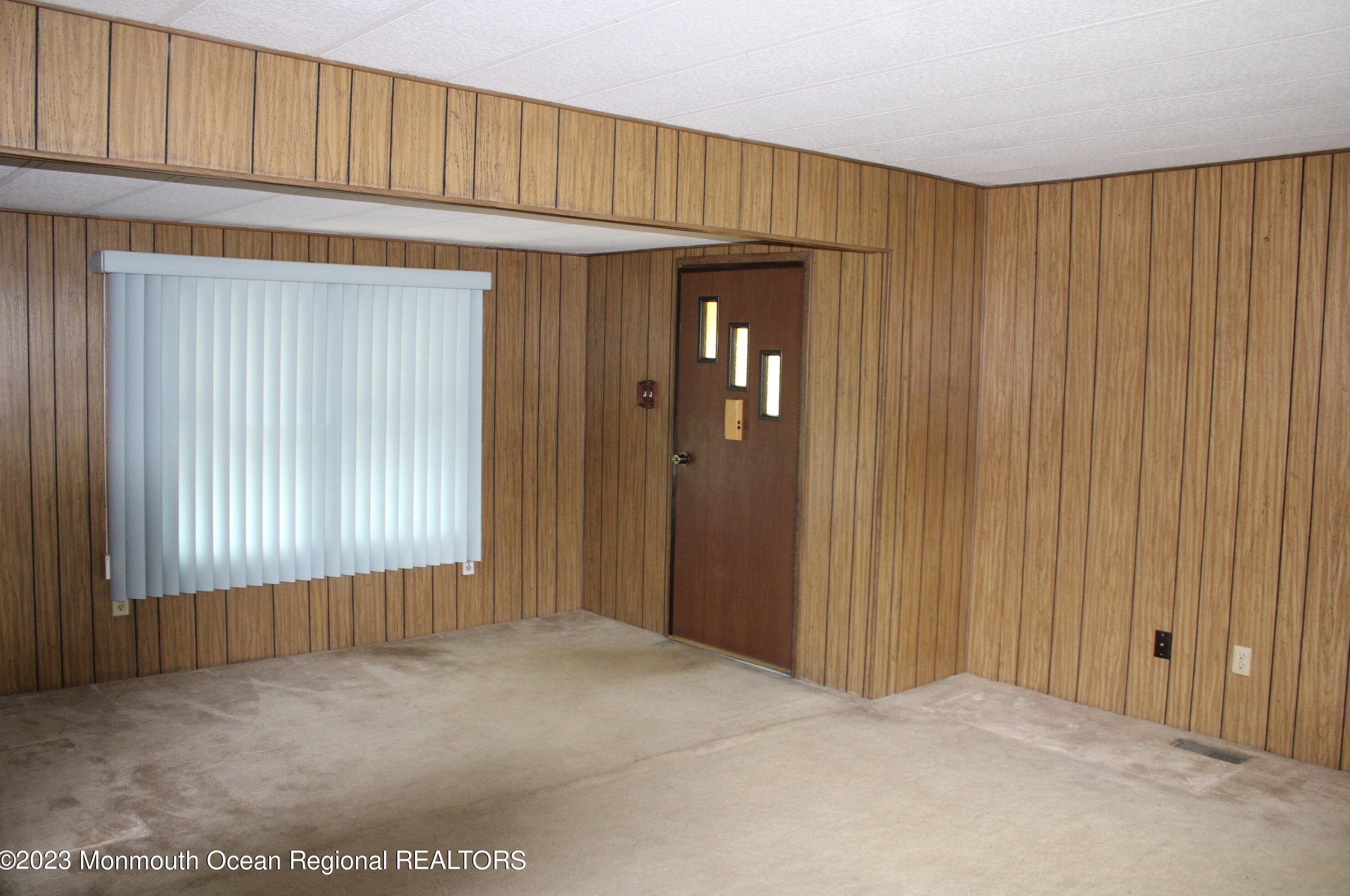 9 Squirrel Ct, Lakehurst, NJ 08759