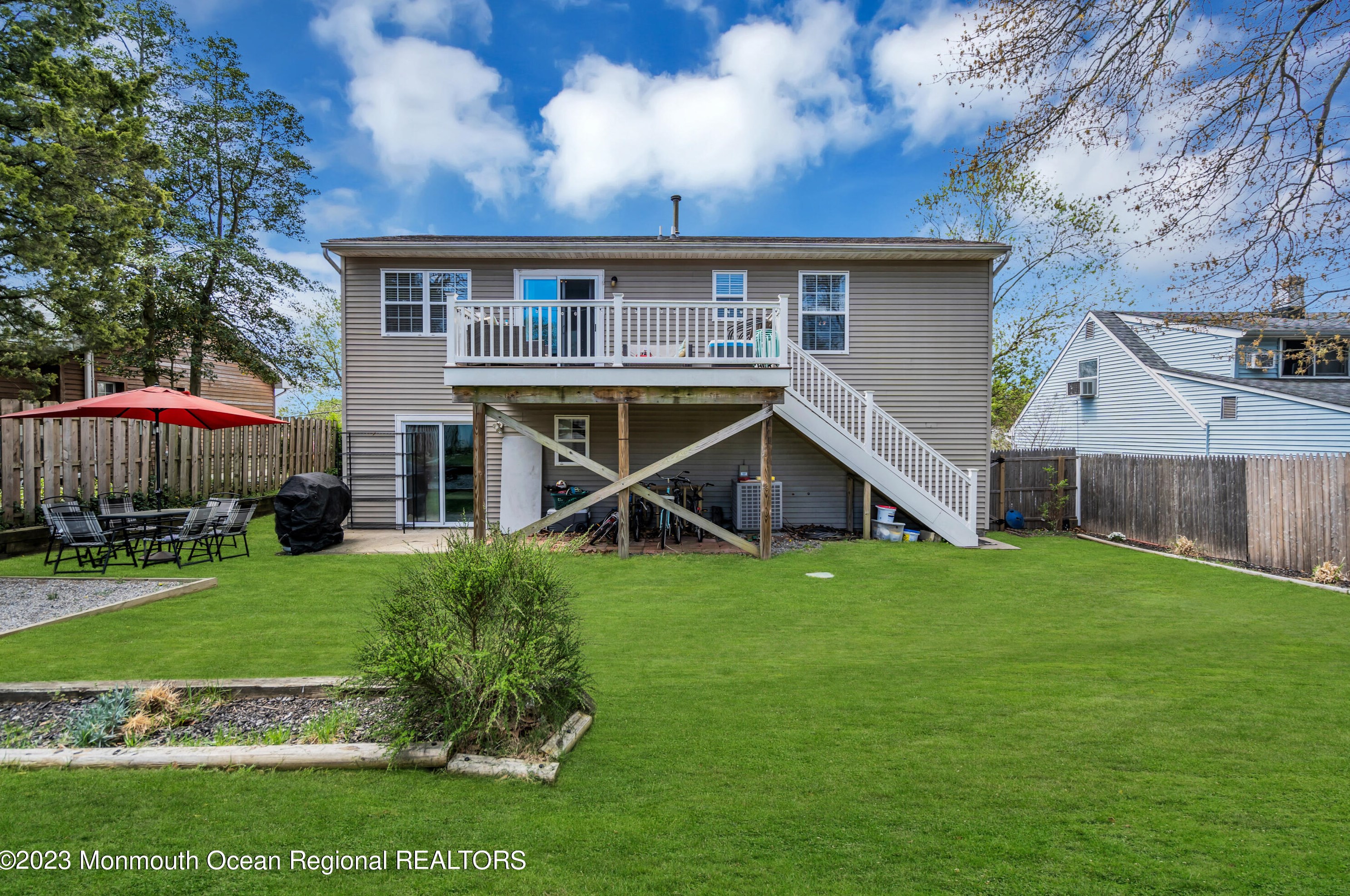 20 East Dr, Toms River NJ  08753-6841 exterior