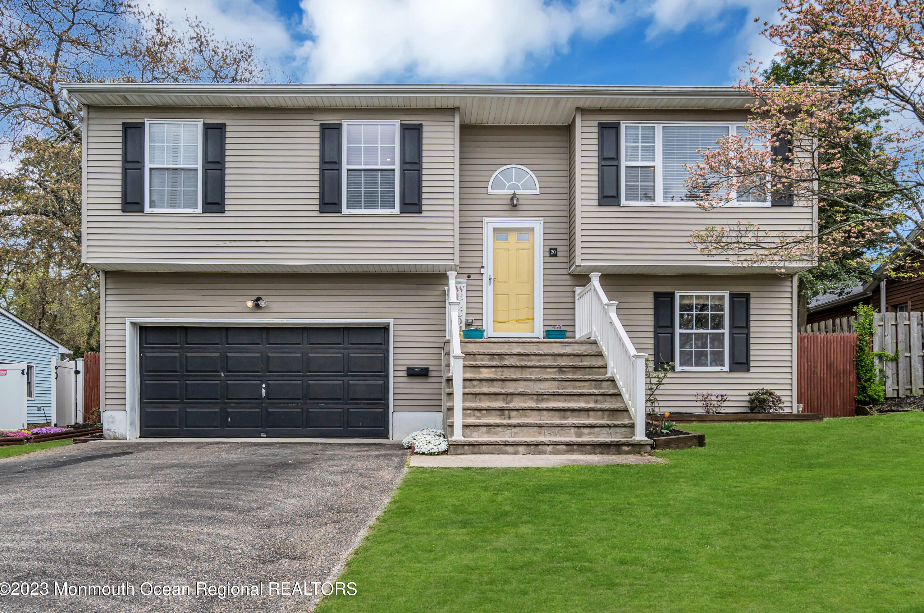 20 East Dr, Toms River NJ  08753-6841 exterior