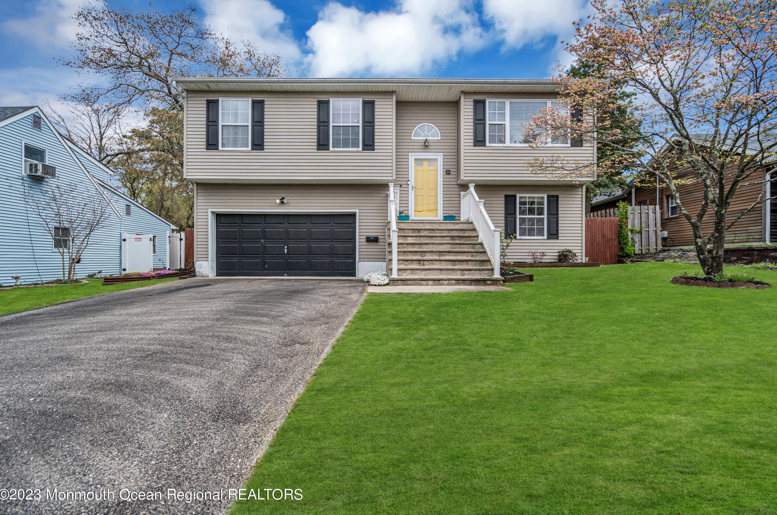 20 East Dr, Toms River NJ  08753-6841 exterior
