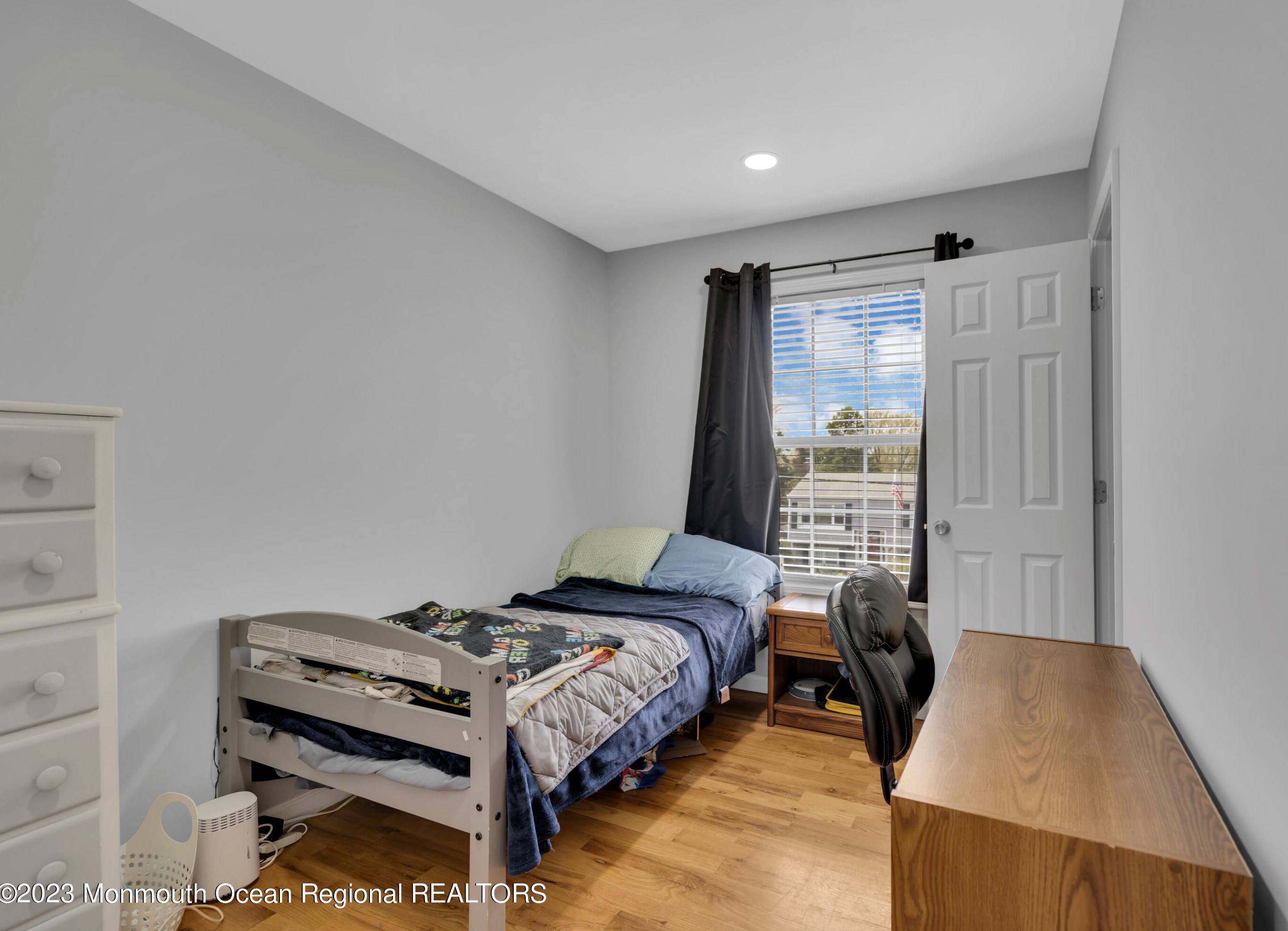 20 East Dr, Toms River NJ  08753-6841 exterior