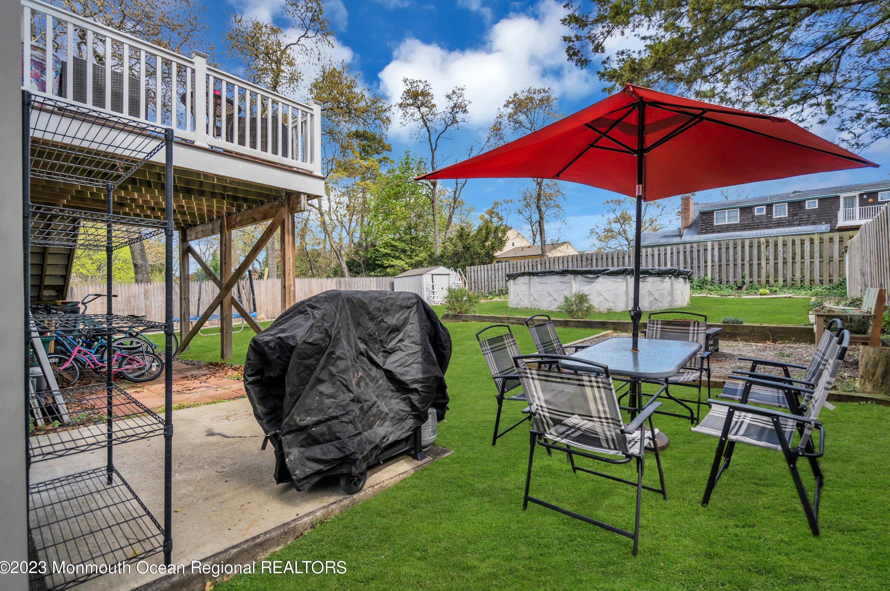 20 East Dr, Toms River NJ  08753-6841 exterior
