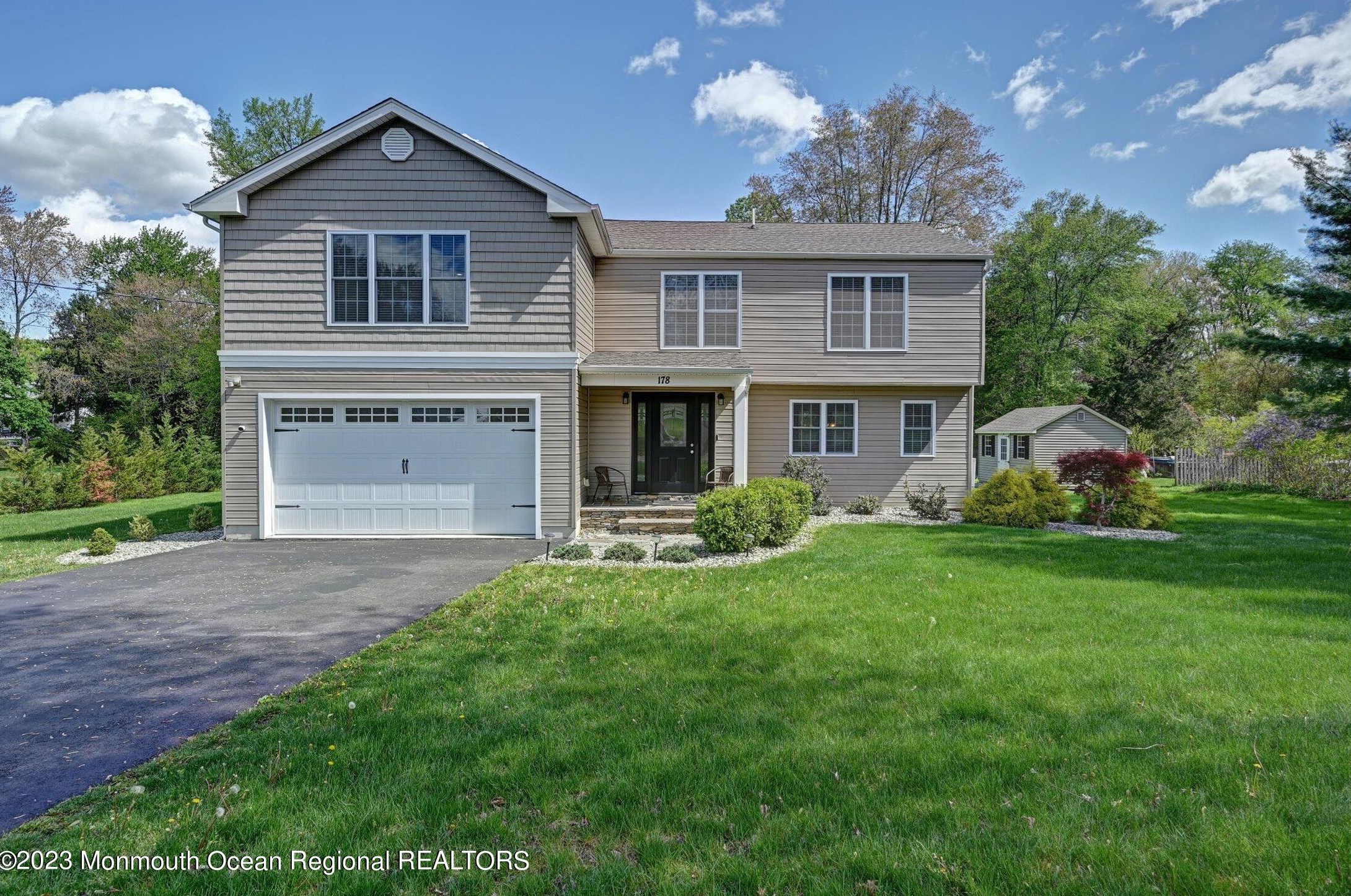 178 Overbrook Dr, East Freehold, NJ 07728