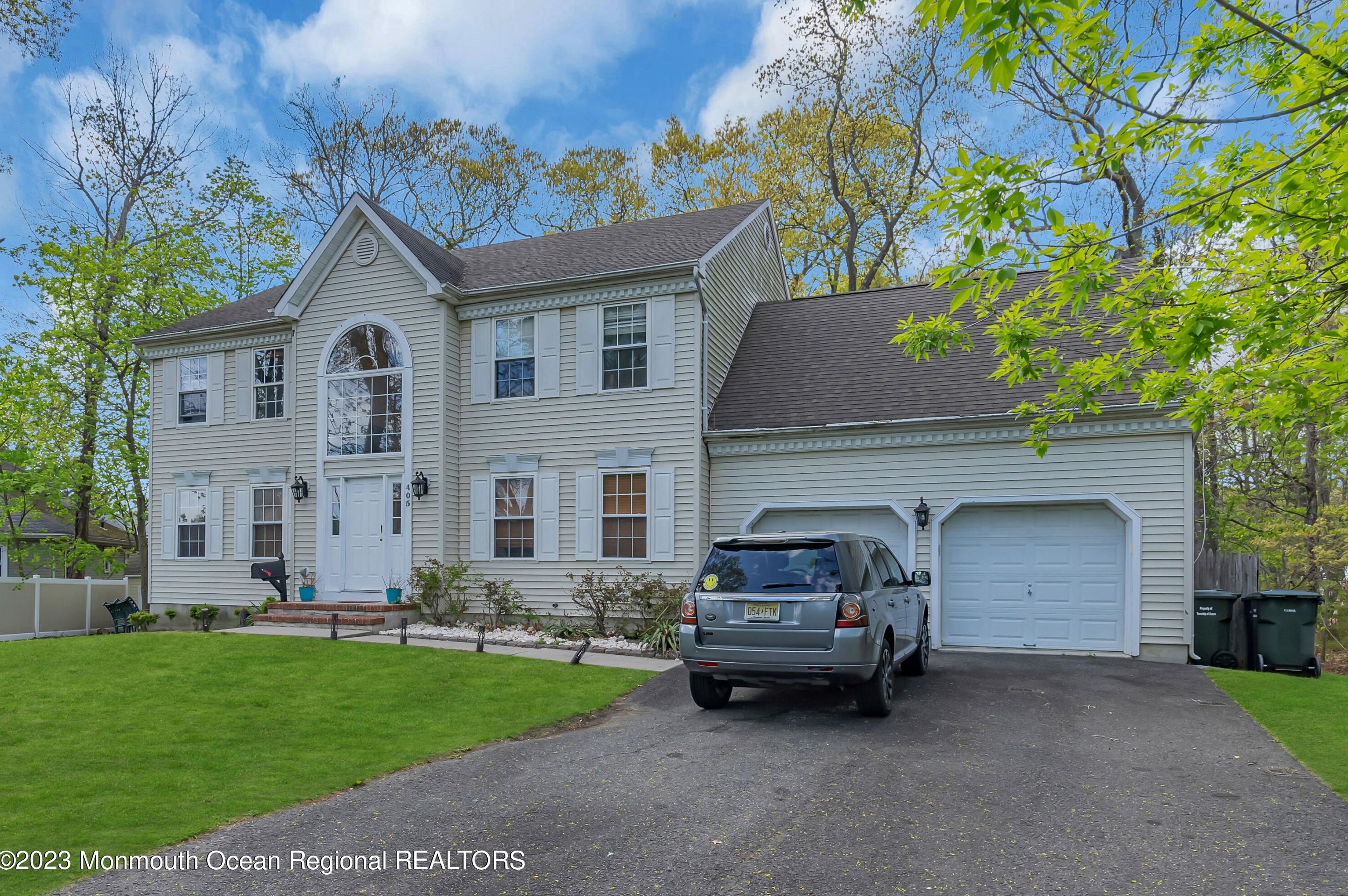 405 Lawrence Ave, Oakhurst, NJ 07755