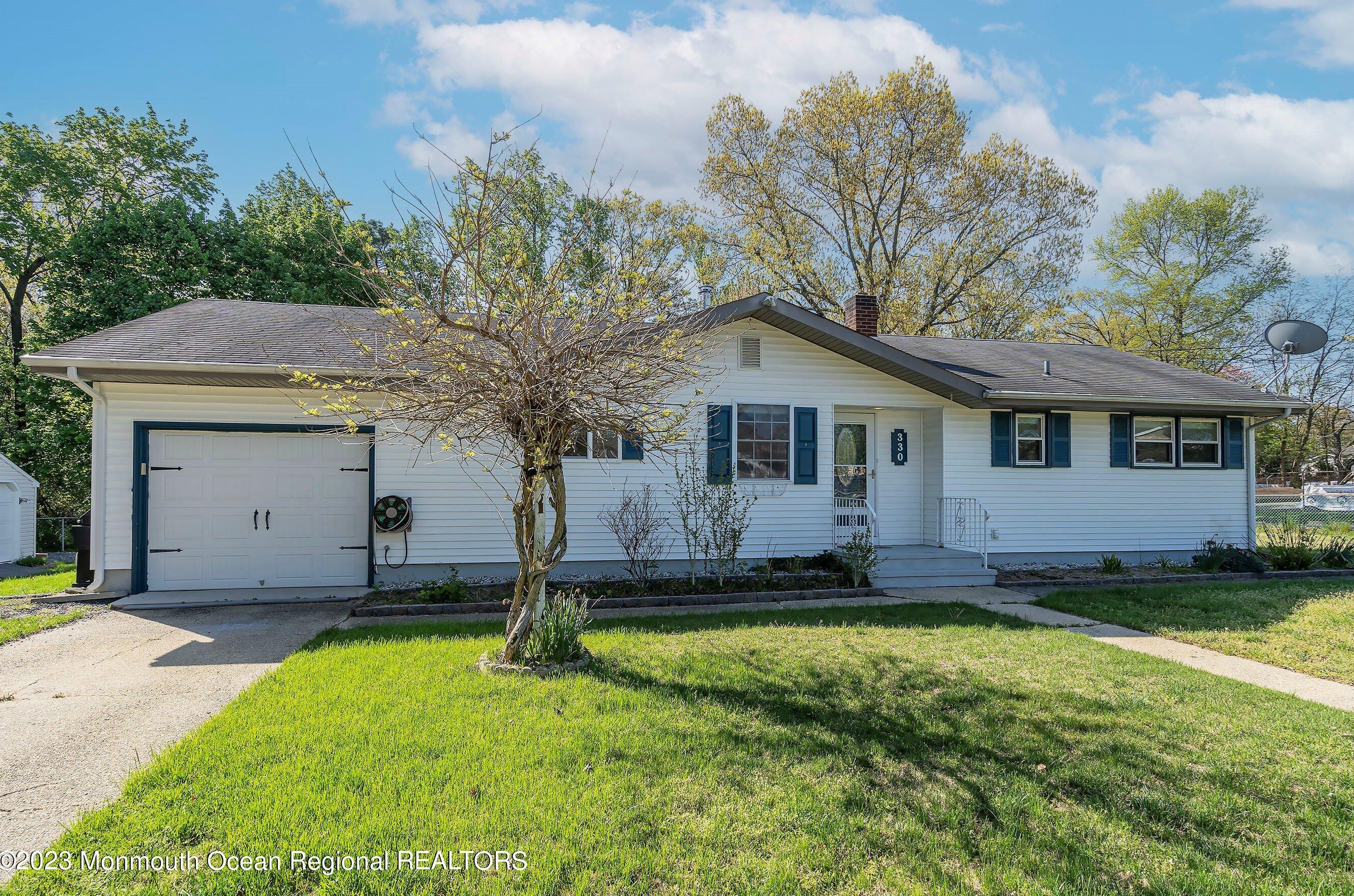 330 Sunflower Dr, Browns Mills, NJ 08015