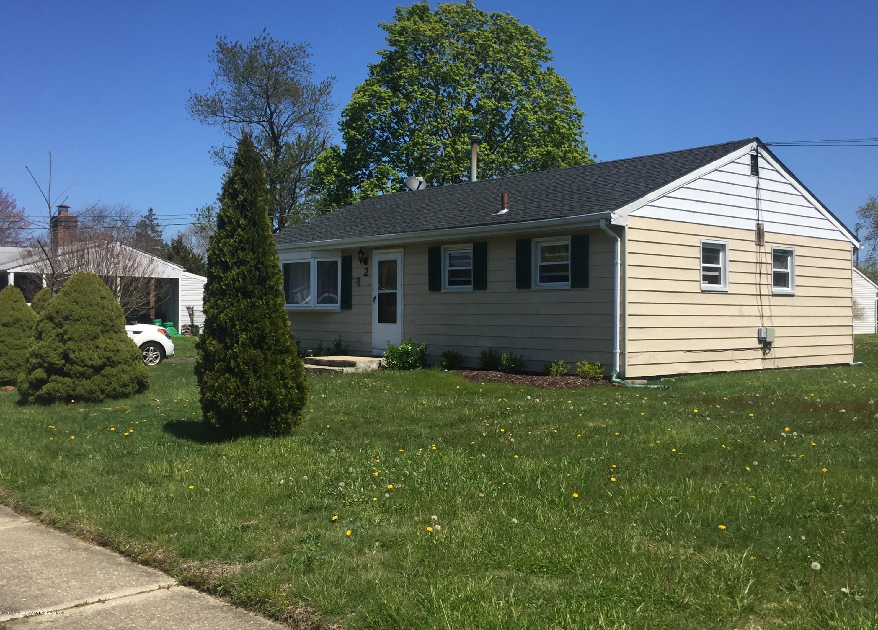 2 Patricia Dr, Wall Township, NJ 07753