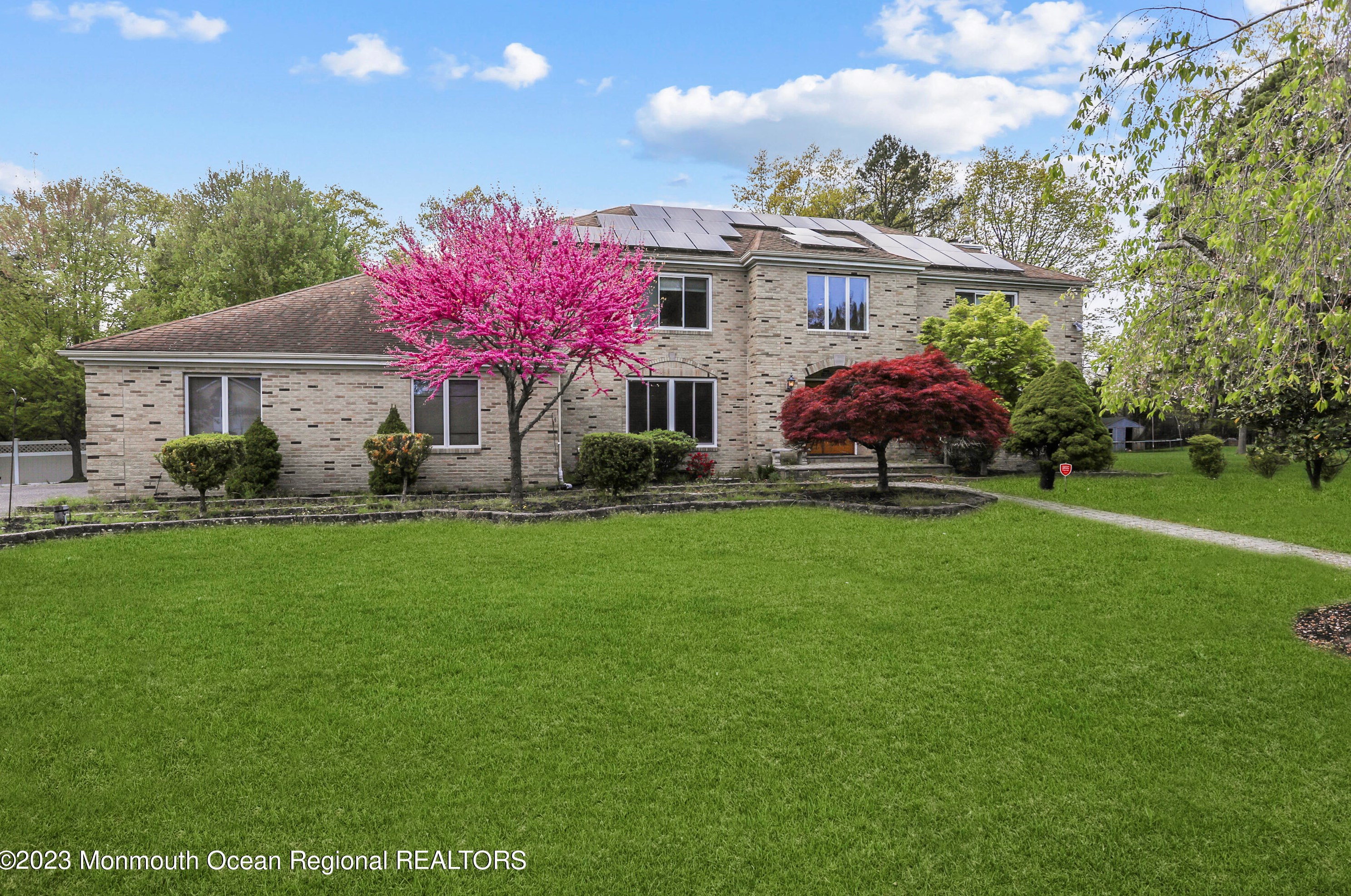 1986 Leonard Dr, Toms River, NJ 08755-1501