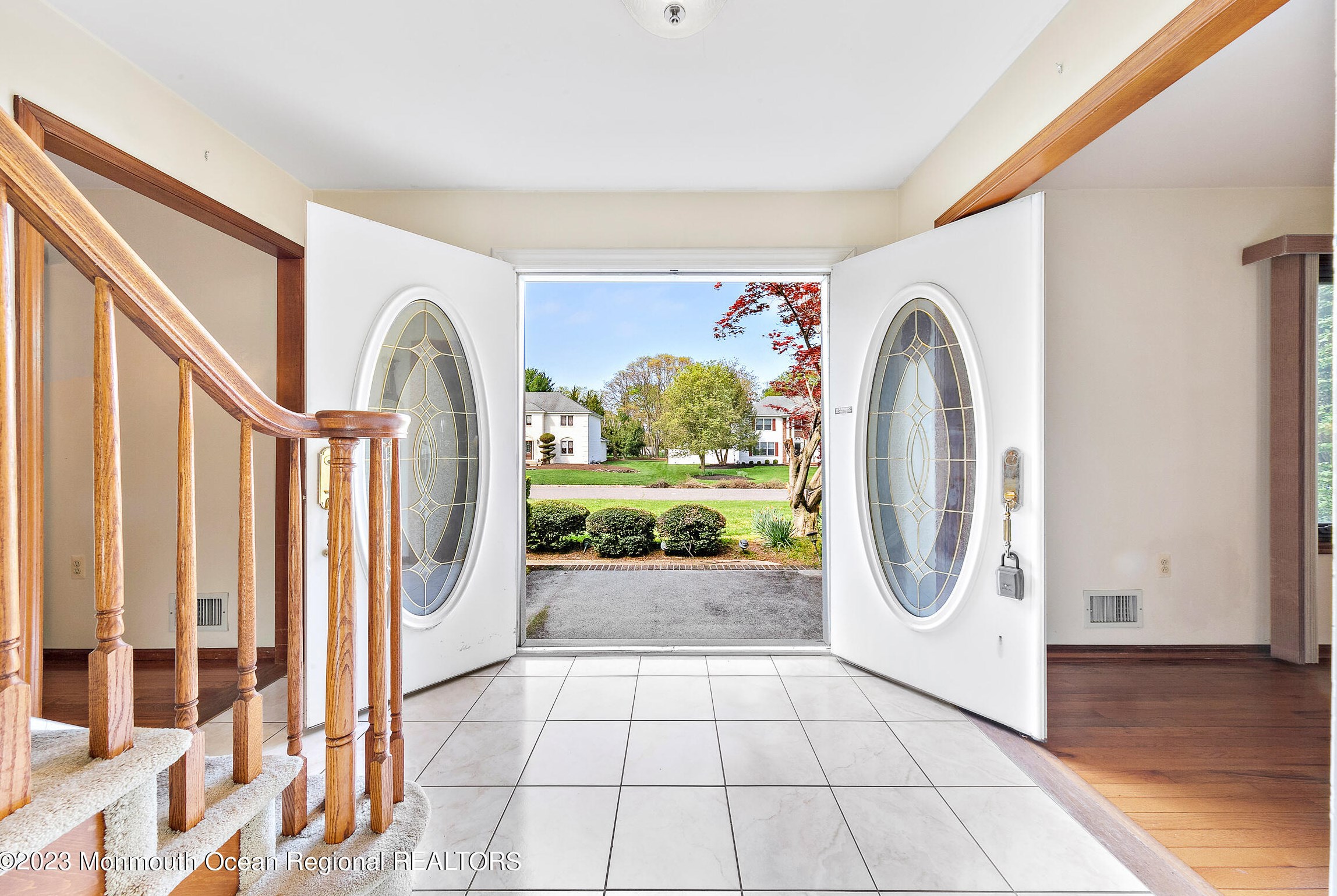 9 Green Meadow Dr, Tinton Falls, NJ 07724