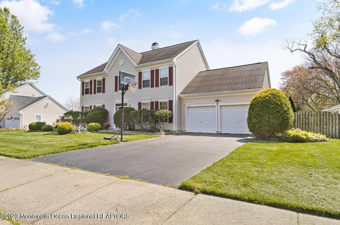91 Seton Hall Dr, East Freehold, NJ 07728