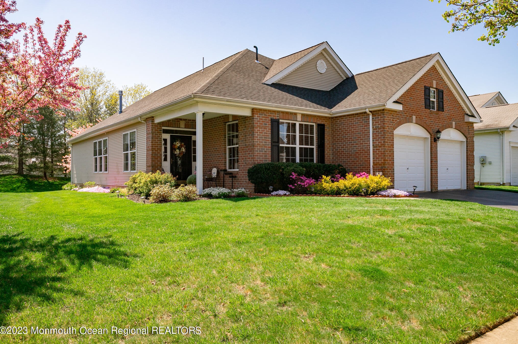 161 Minuteman Cir, Upper Freehold, NJ 08501