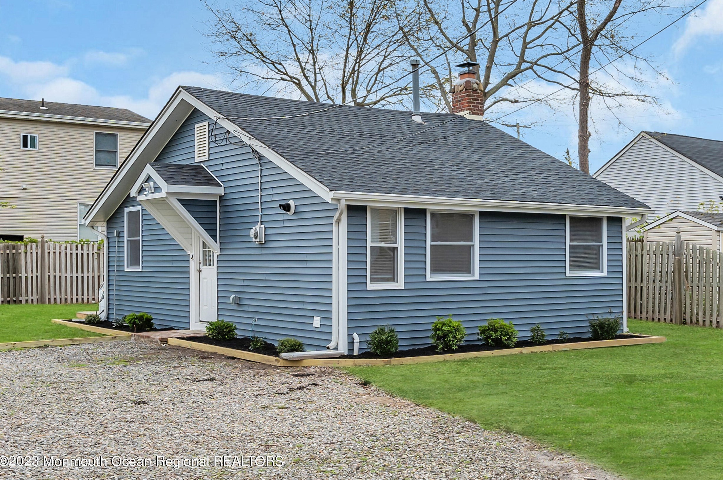 4 Pine Bluff Rd, Toms River, NJ 08753