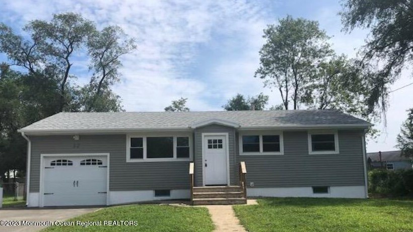32 Citadel Ave, Toms River NJ  08757-5507 exterior