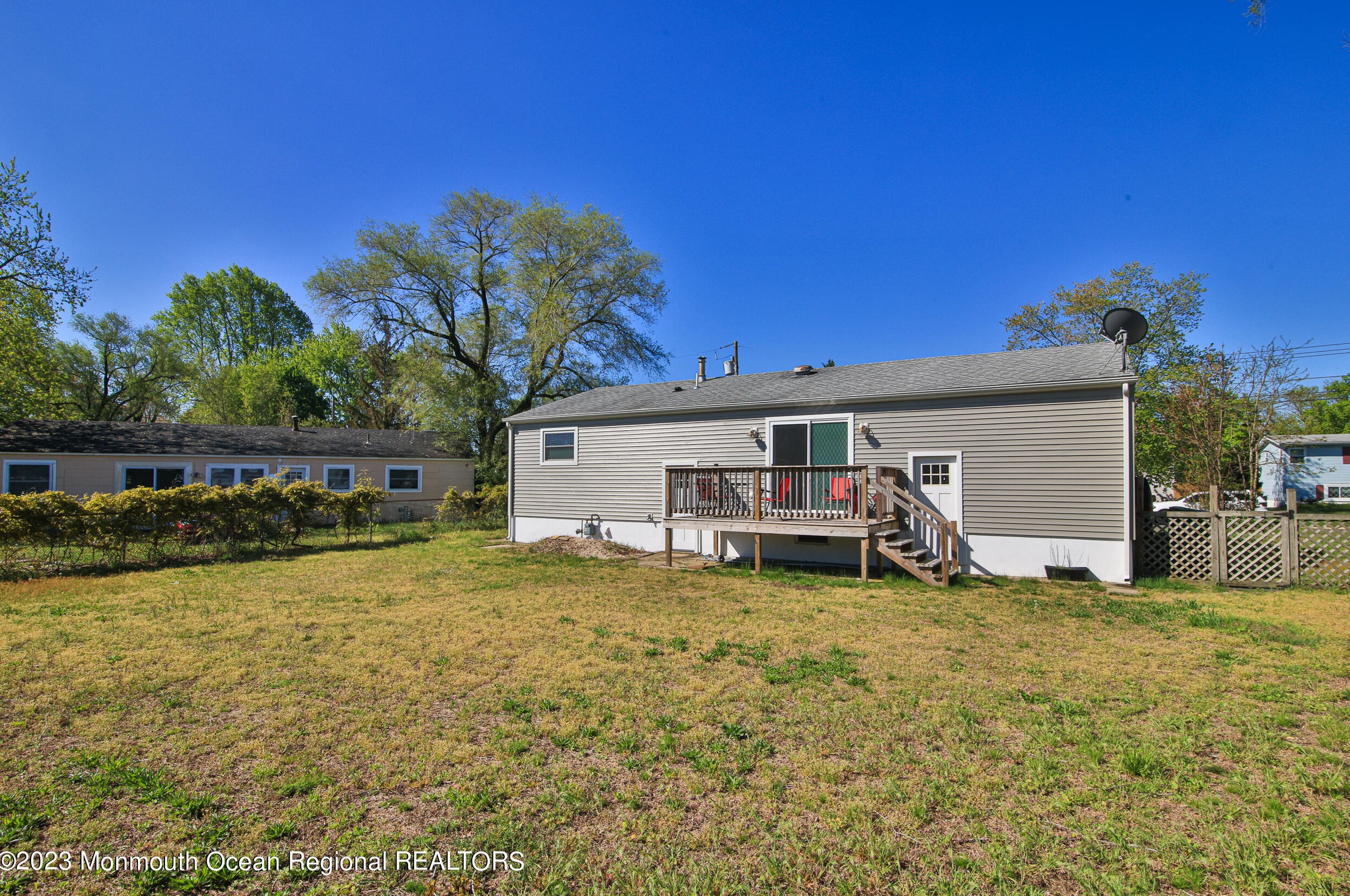 32 Citadel Ave, Toms River NJ  08757-5507 exterior