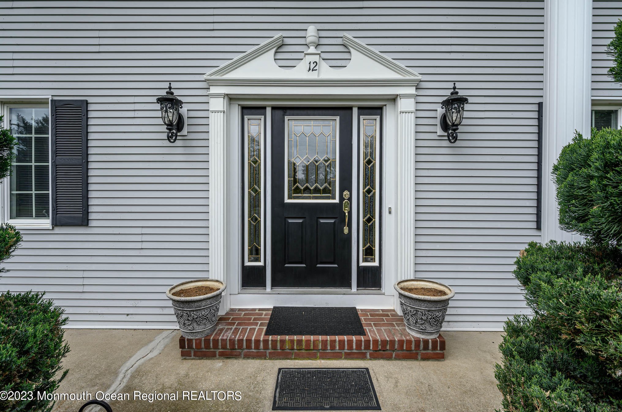 12 Maplecrest Ln, Vanderburg, NJ 07722