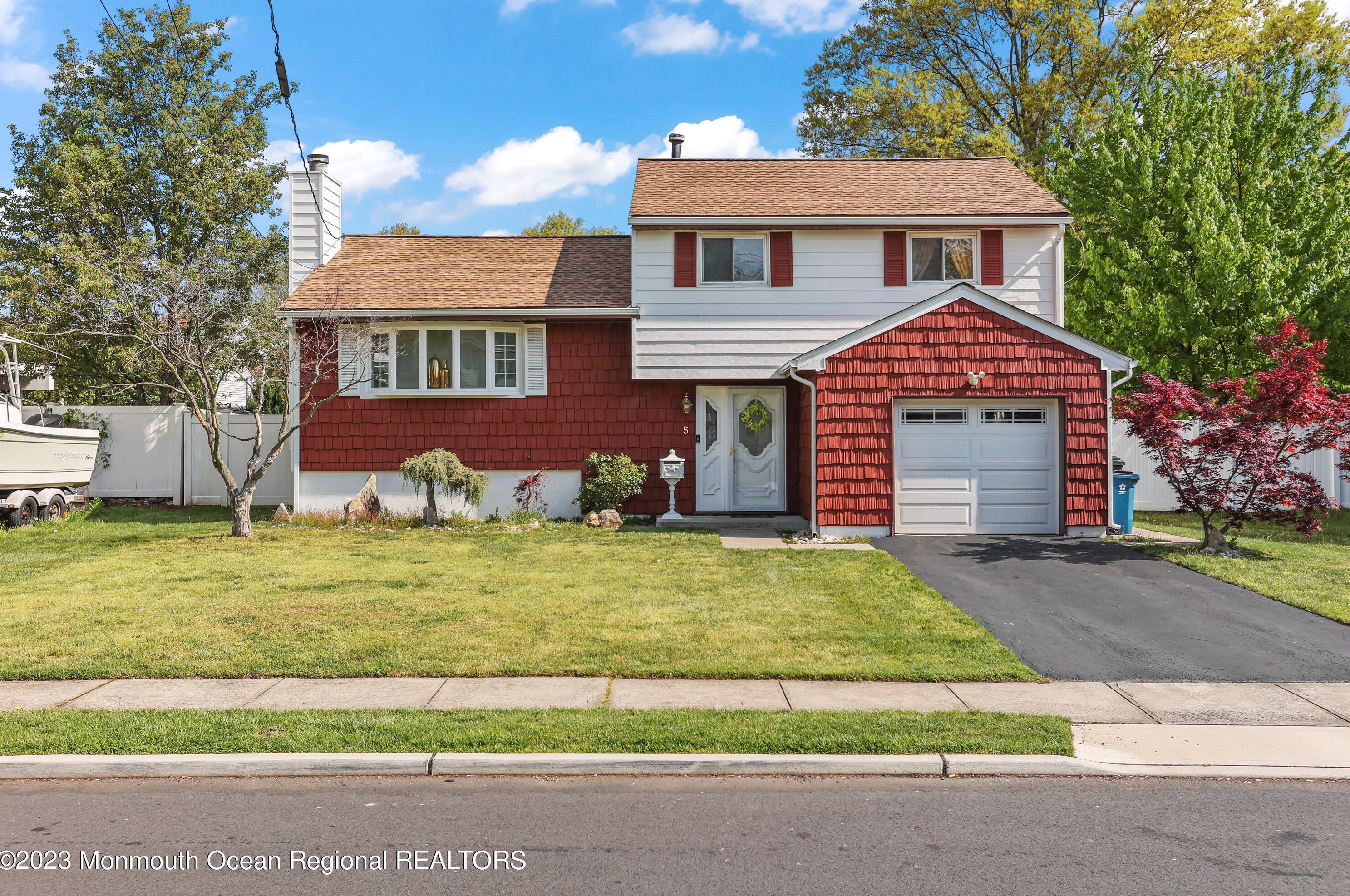 5 Roland Pl, Hazlet, NJ 07730