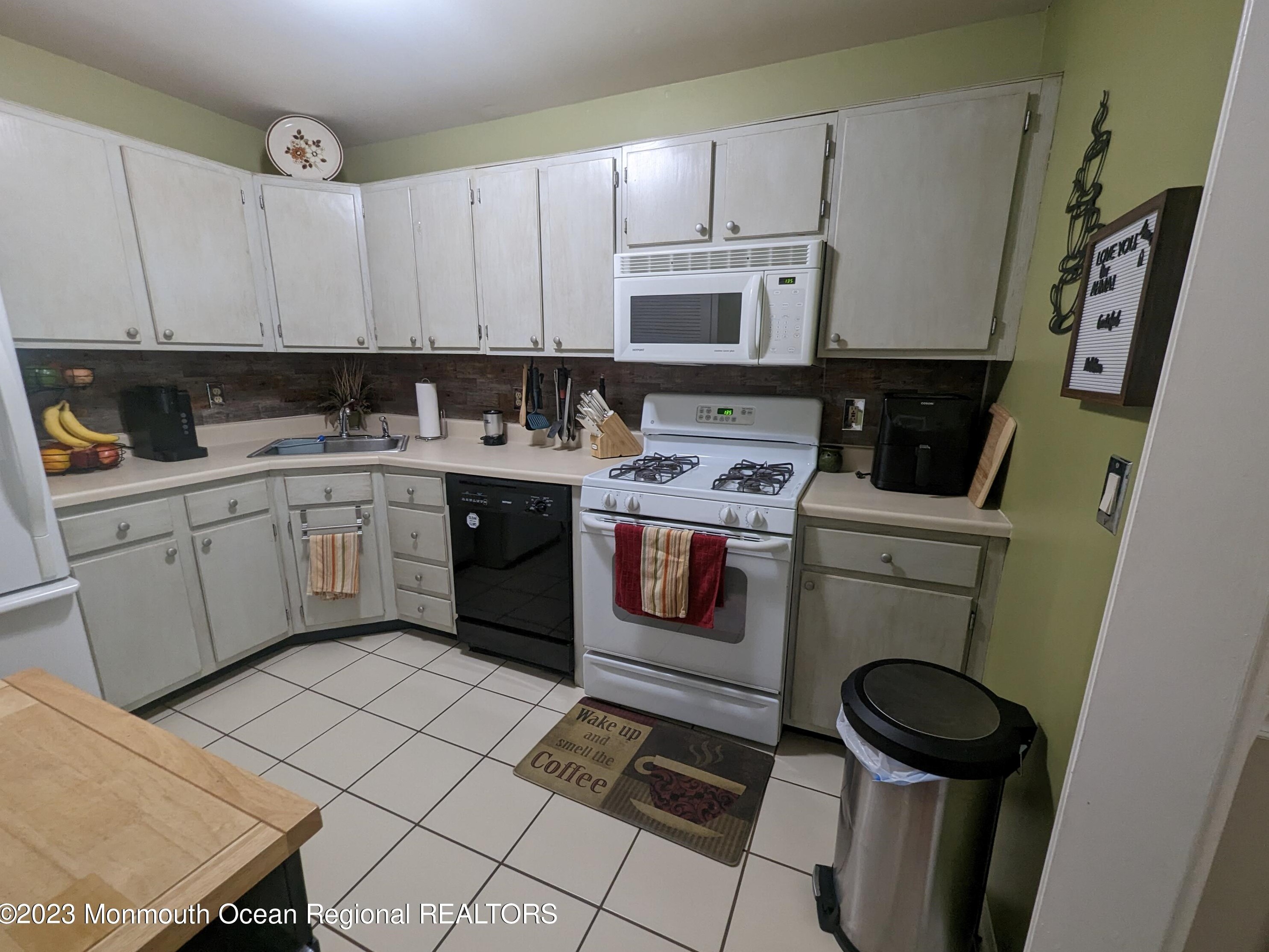 100 Puffin Glade, Berkeley Township, NJ 08721