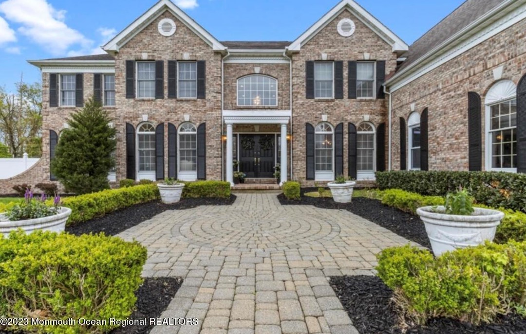 240 Aimee Dr, East Freehold, NJ 07728