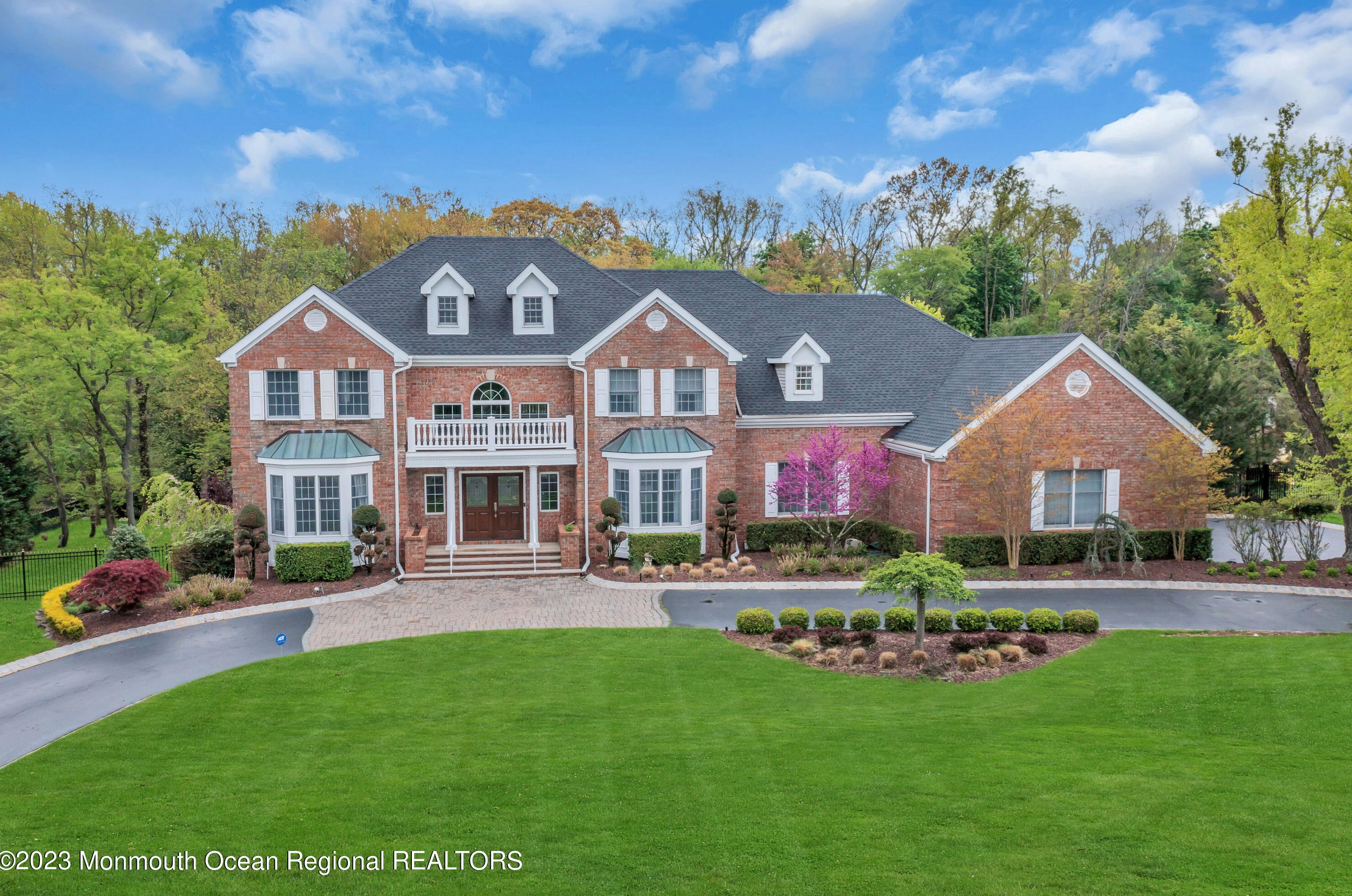 8 Hastings Rd, Holmdel Village, NJ 07733