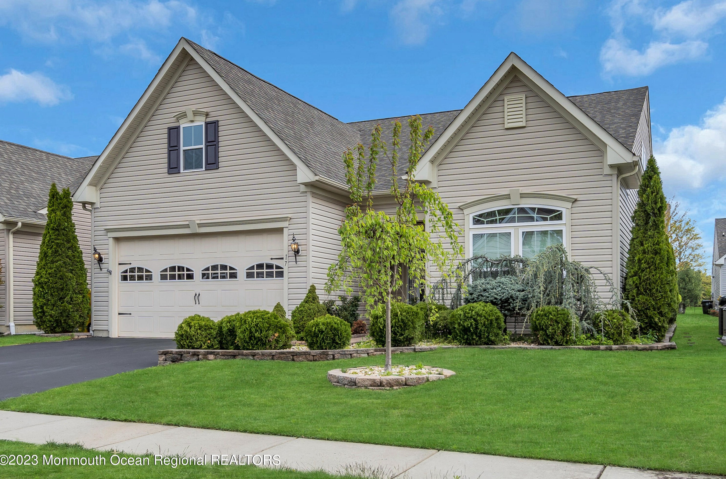 17 Eldorado Dr, Lakewood, NJ 08701