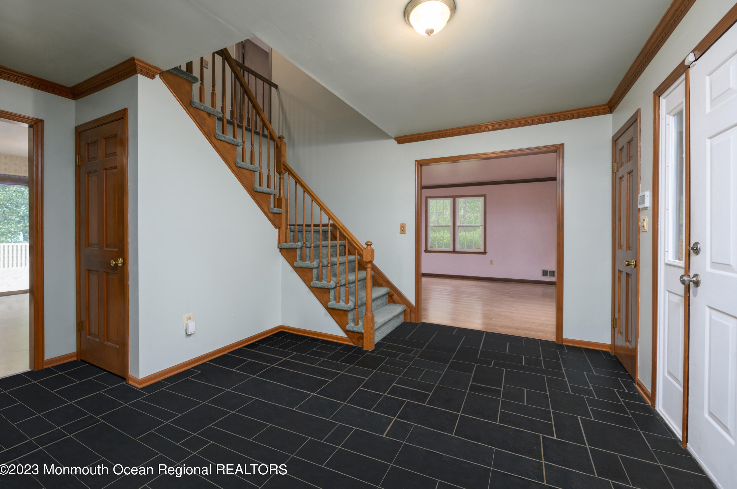 1 Longview Ct, Leonardo, NJ 07737