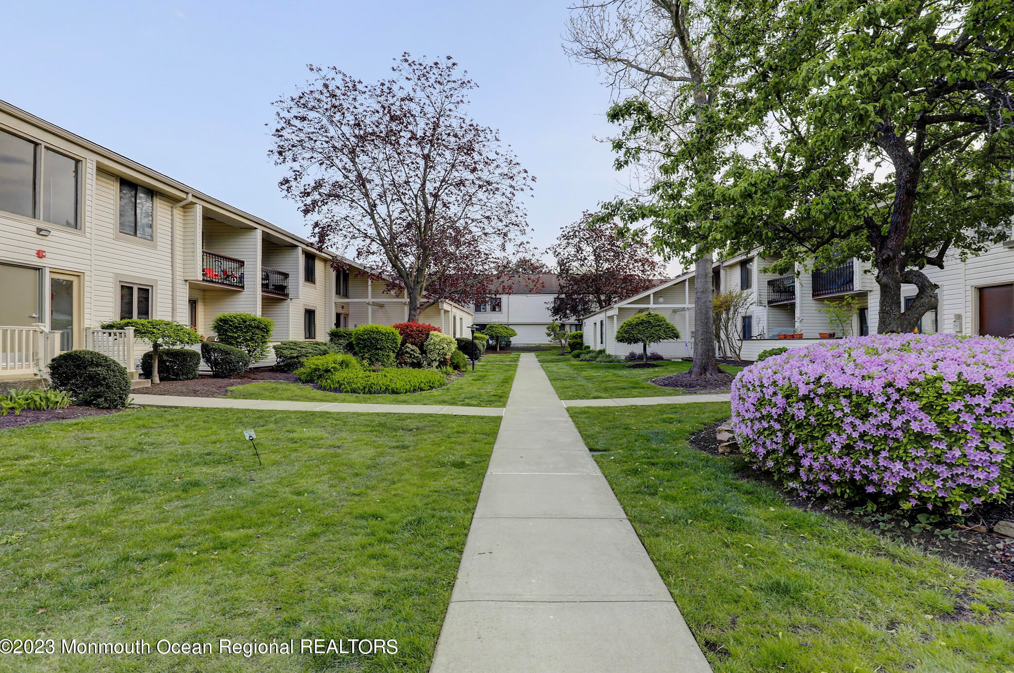 6 Avon Dr #z, East Windsor, NJ 08520