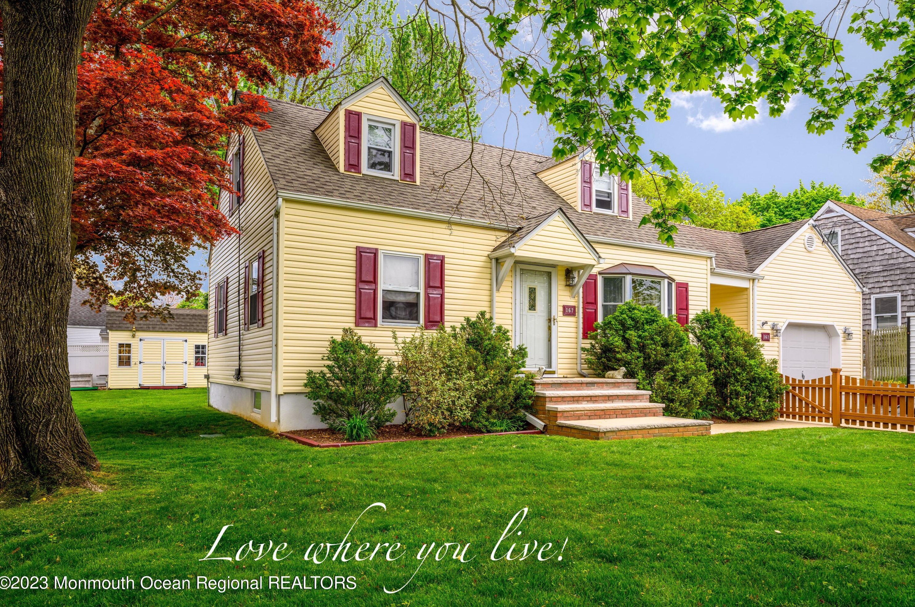167 9th St, Belford, NJ 07718