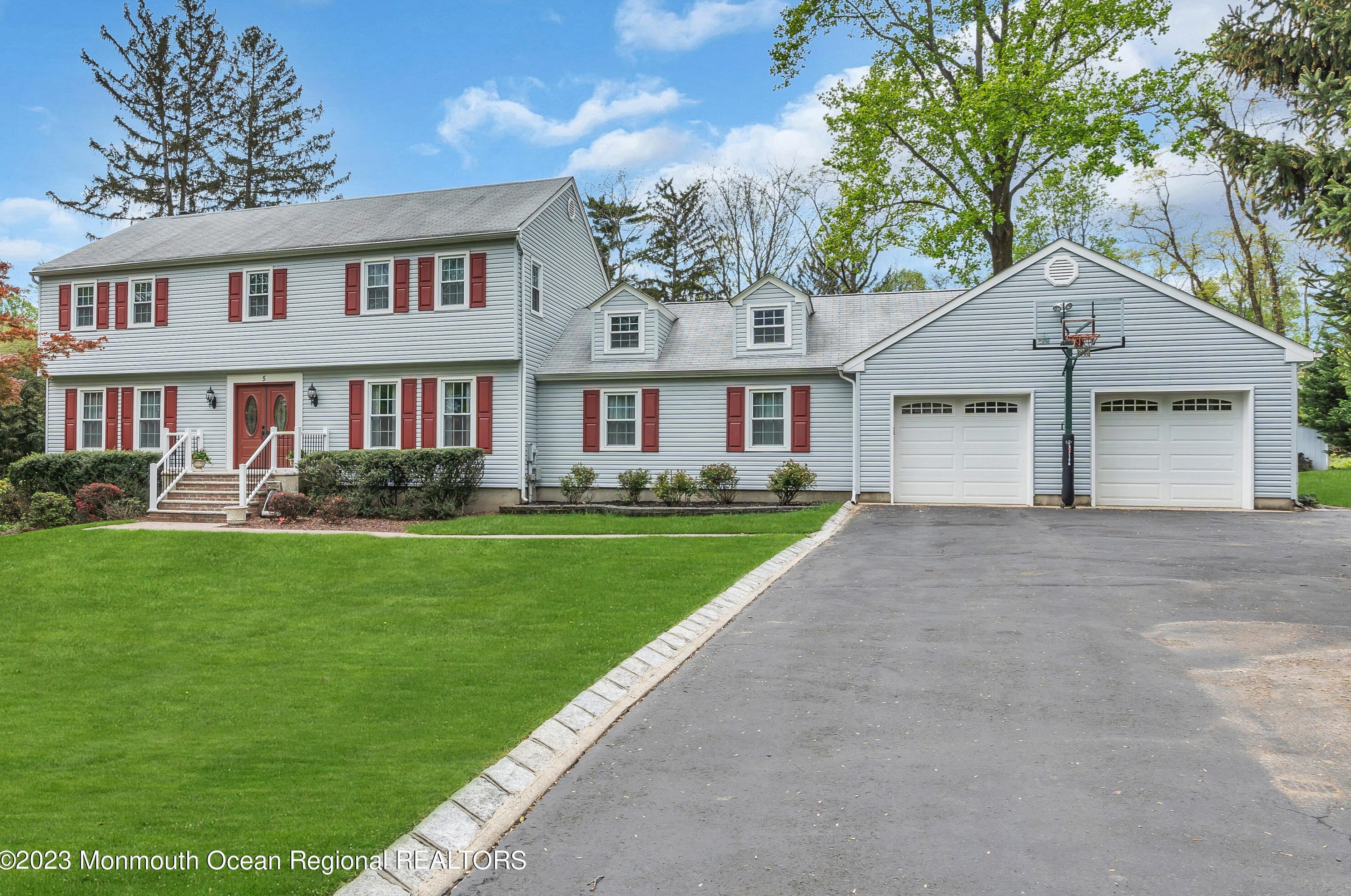 5 Marion Dr, Holmdel Village, NJ 07733