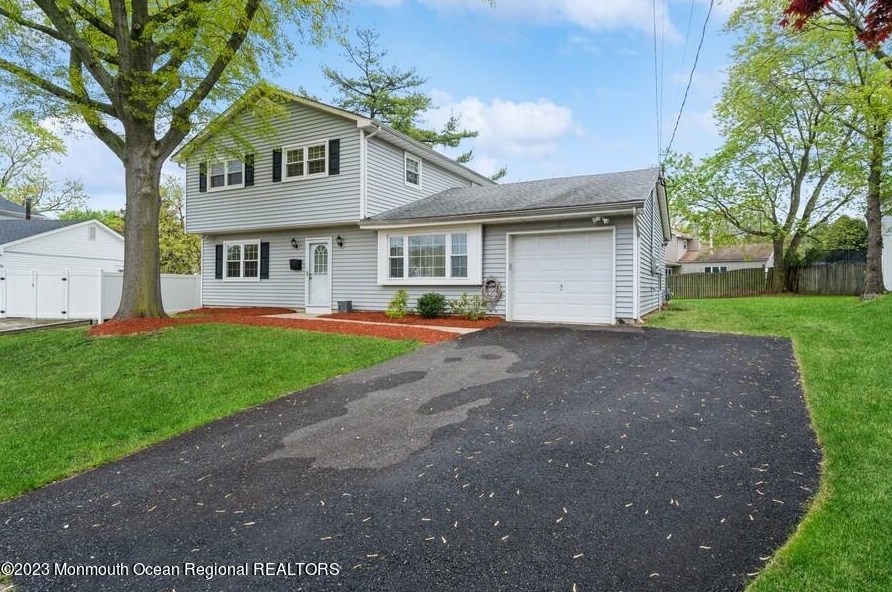 11 Mayo Pl, Hazlet, NJ 07730