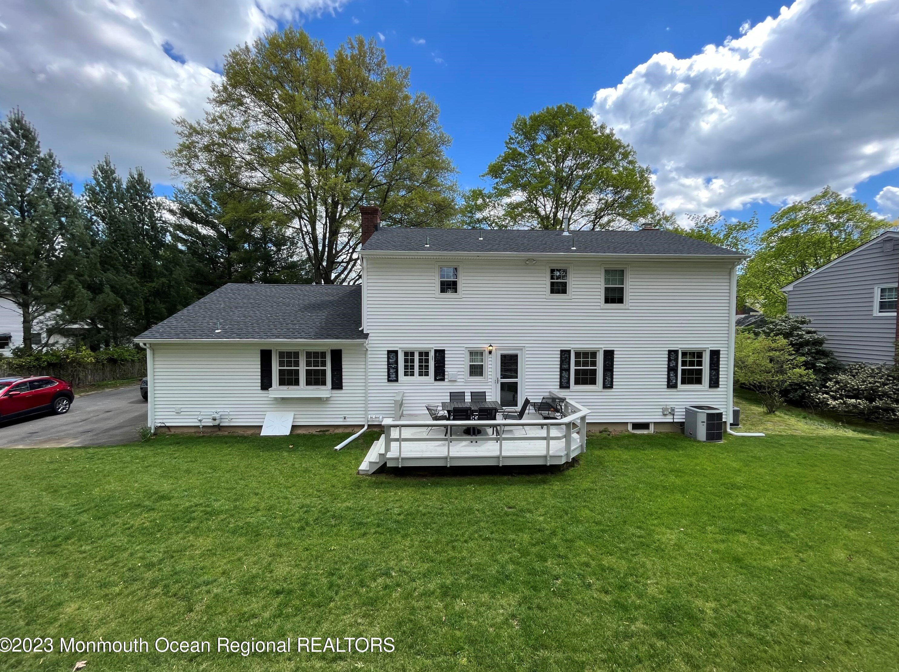 5 Beacon Ct, West Long Branch, NJ 07764