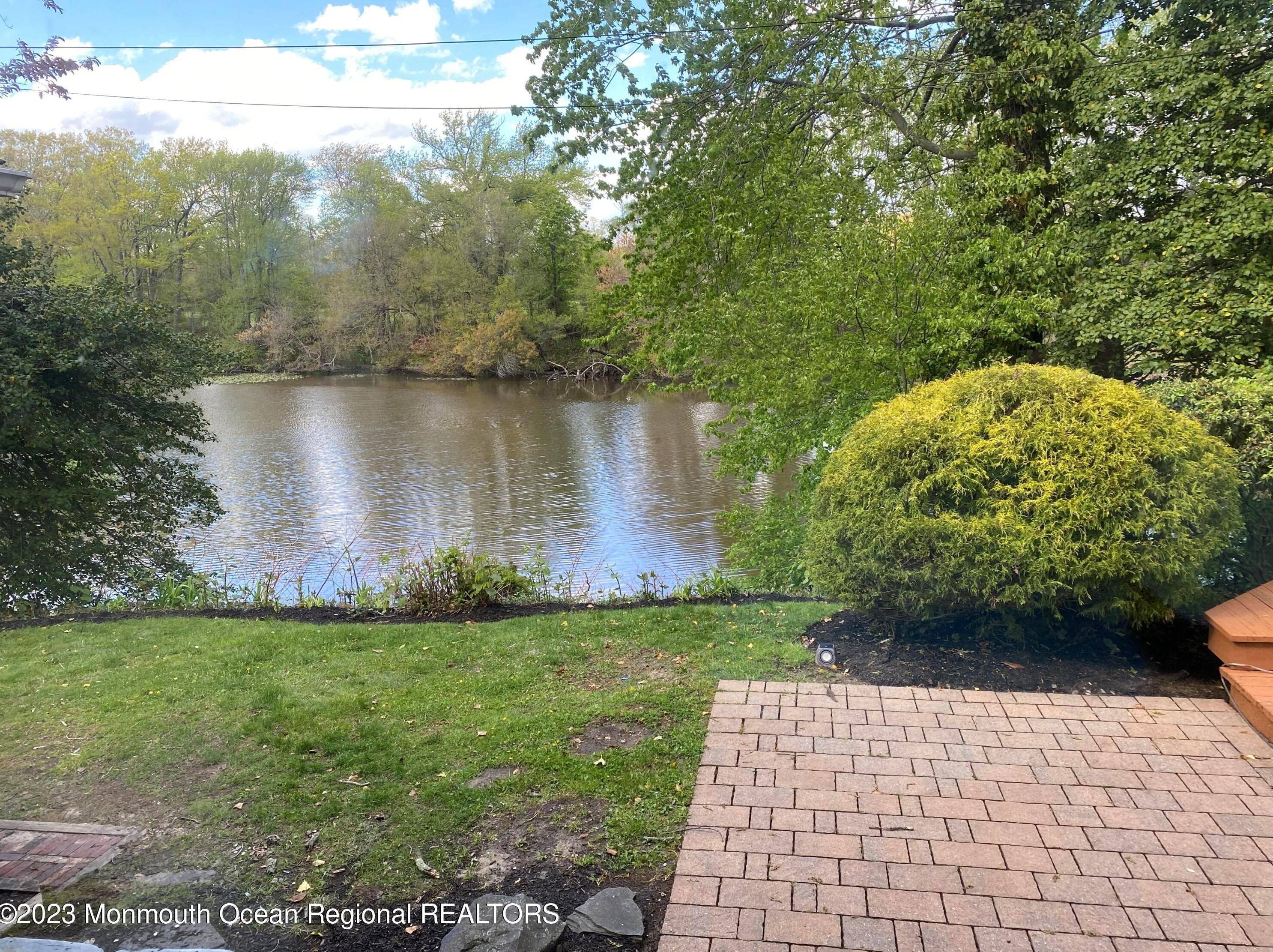 210 Lincoln Dr, Tinton Falls, NJ 07712