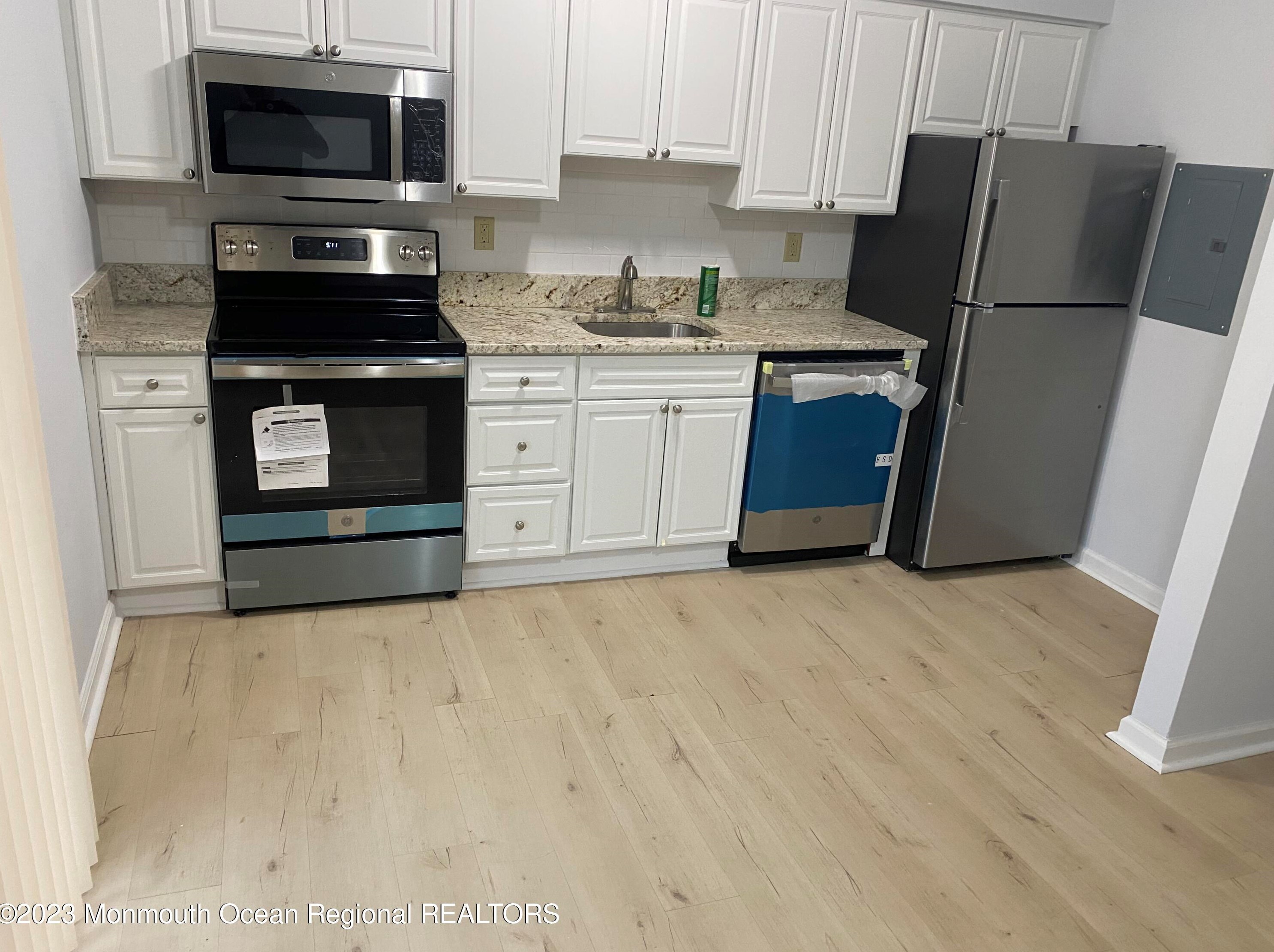 96 East Ave Apt 74, Atlantic Highlands, NJ 07716