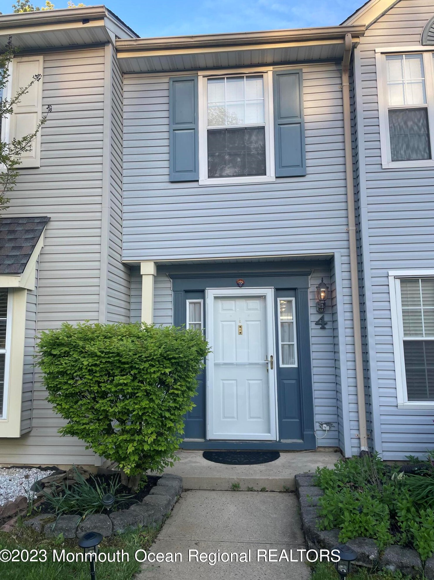 56 Kensington Ct Unit 4, East Freehold, NJ 07728