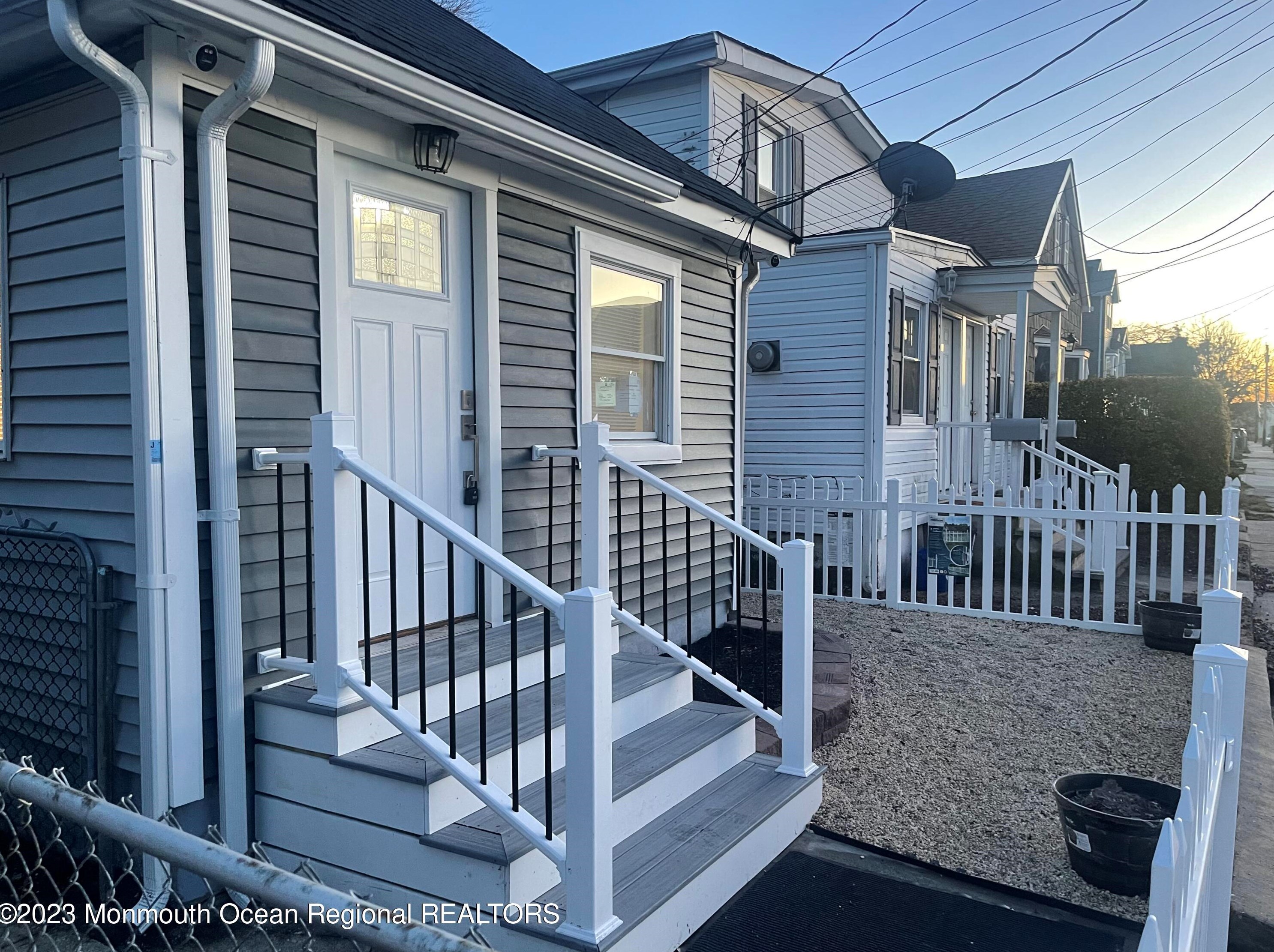 52 Bayview Ave, Ideal Beach NJ  07734-1235 exterior