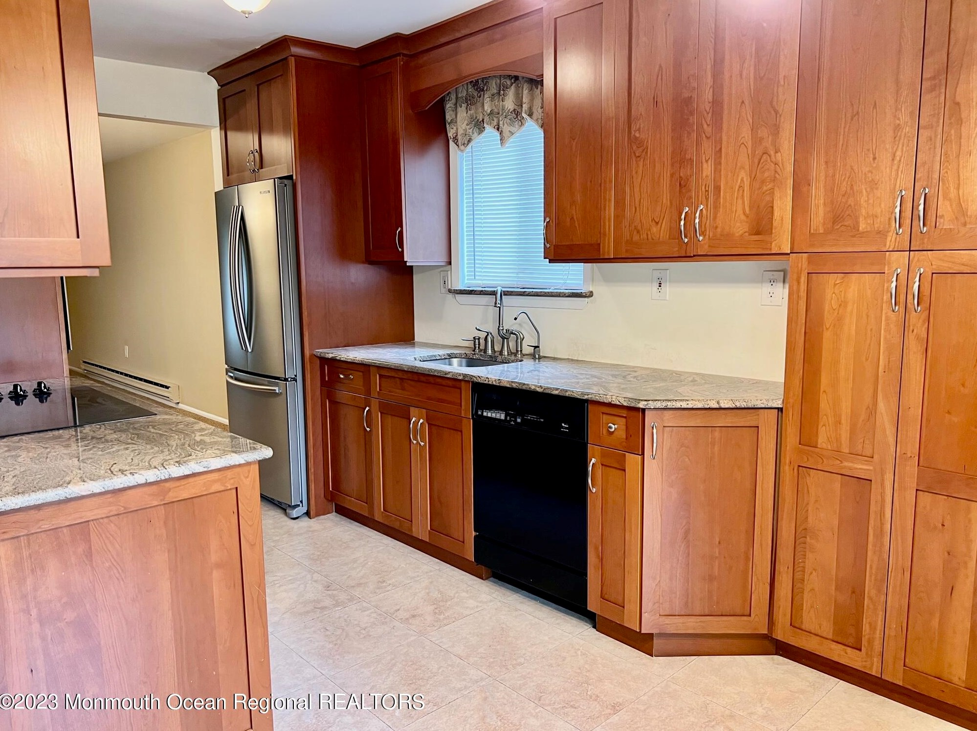 56 Amberly Dr #d, Millstone Township, NJ