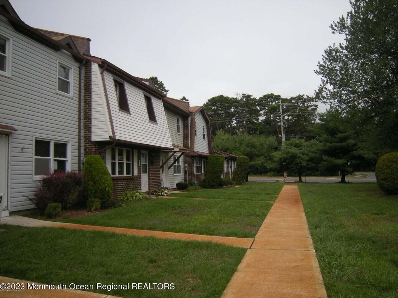 18 Greenwood Loop Rd, Bricktown, NJ 08724