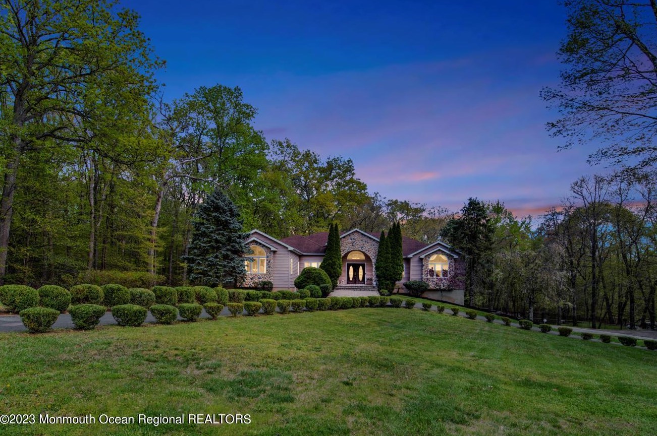 31 Cheryl Ln, Millstone Township, NJ 08510-1614