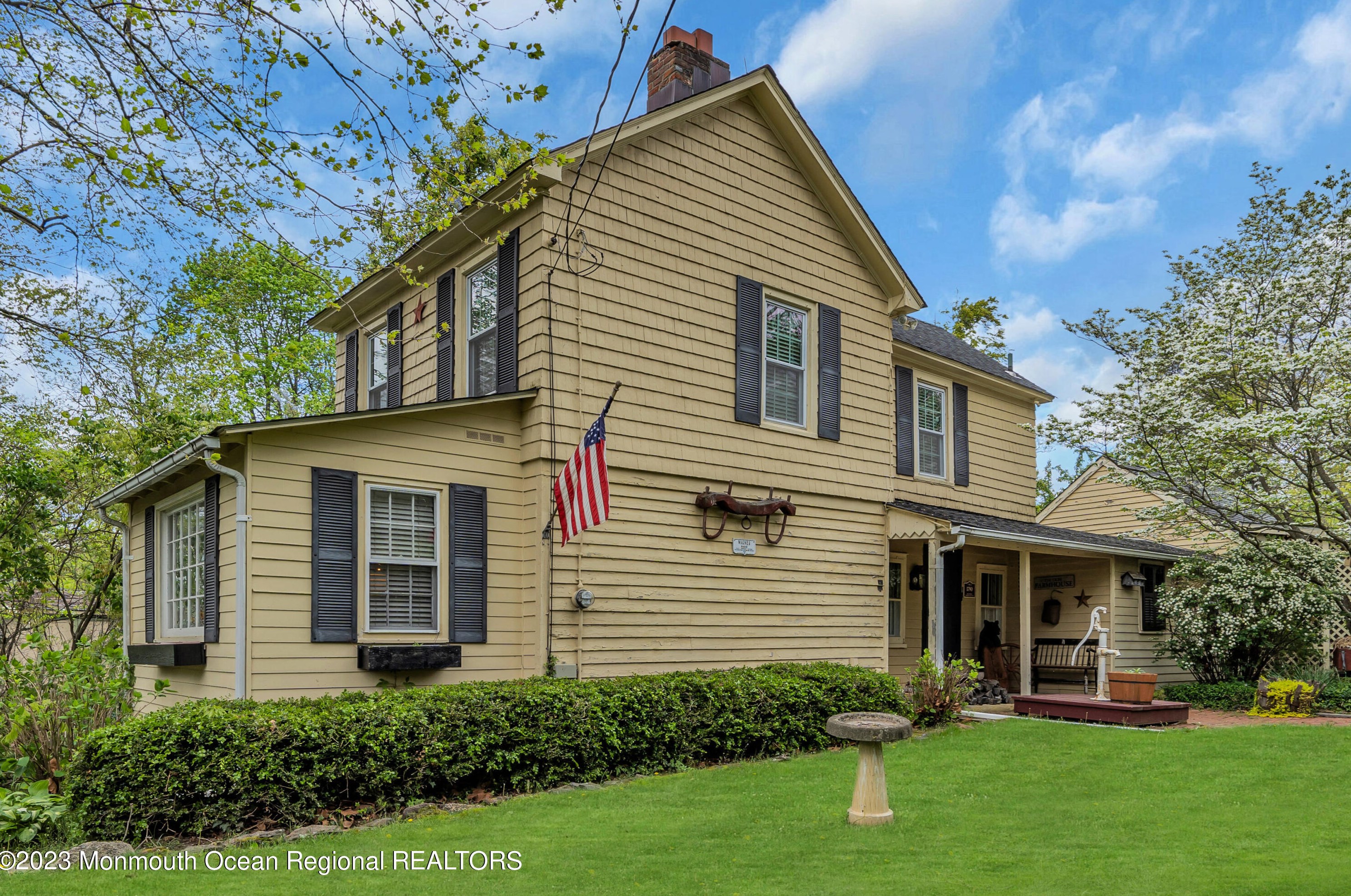 560 Winding River Ln, Bricktown, NJ 08724