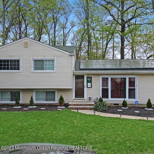 62 Annapolis Dr, Hazlet, NJ 07730