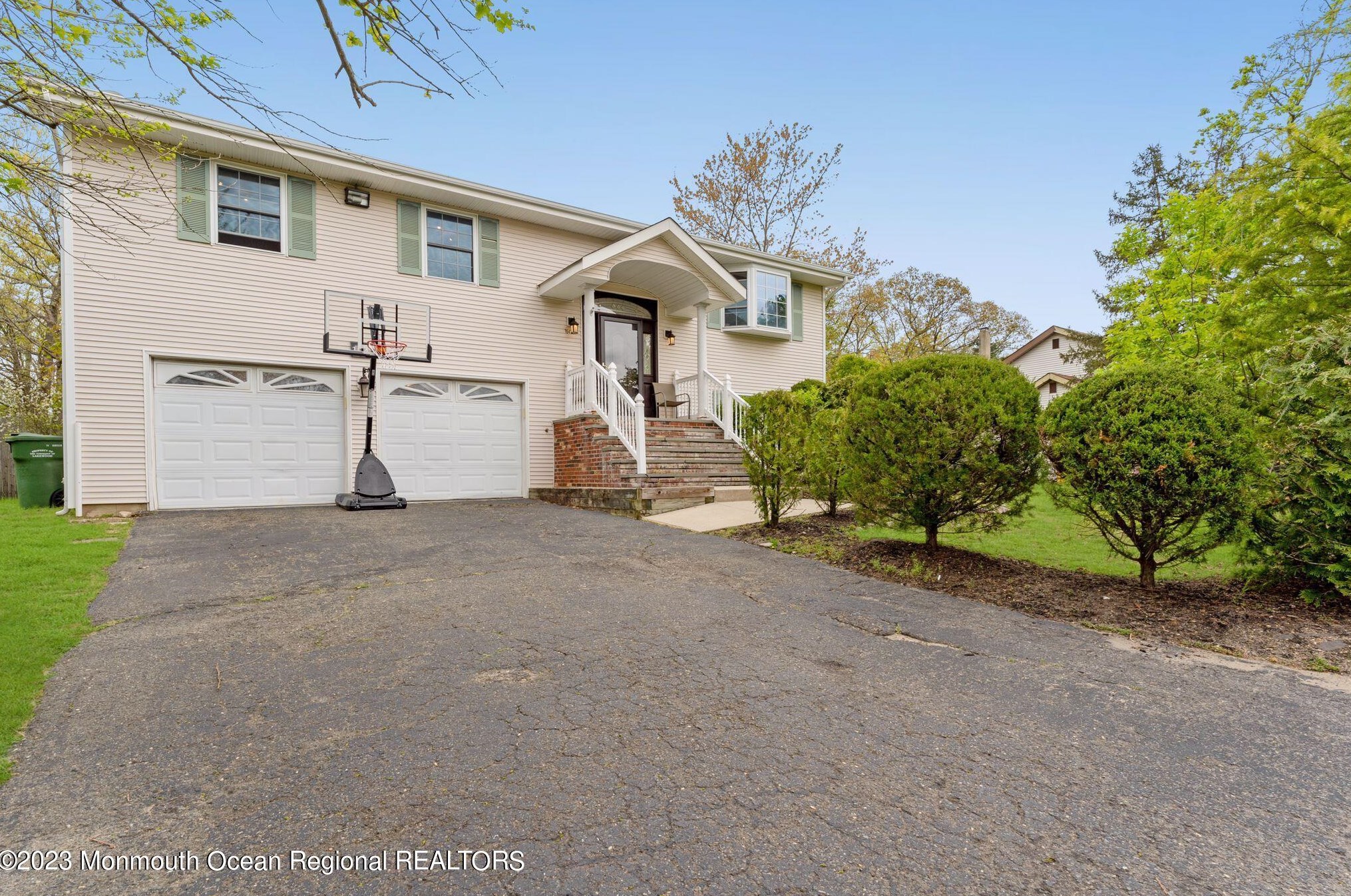 1547 Alamitos Dr, Lakewood, NJ 08701