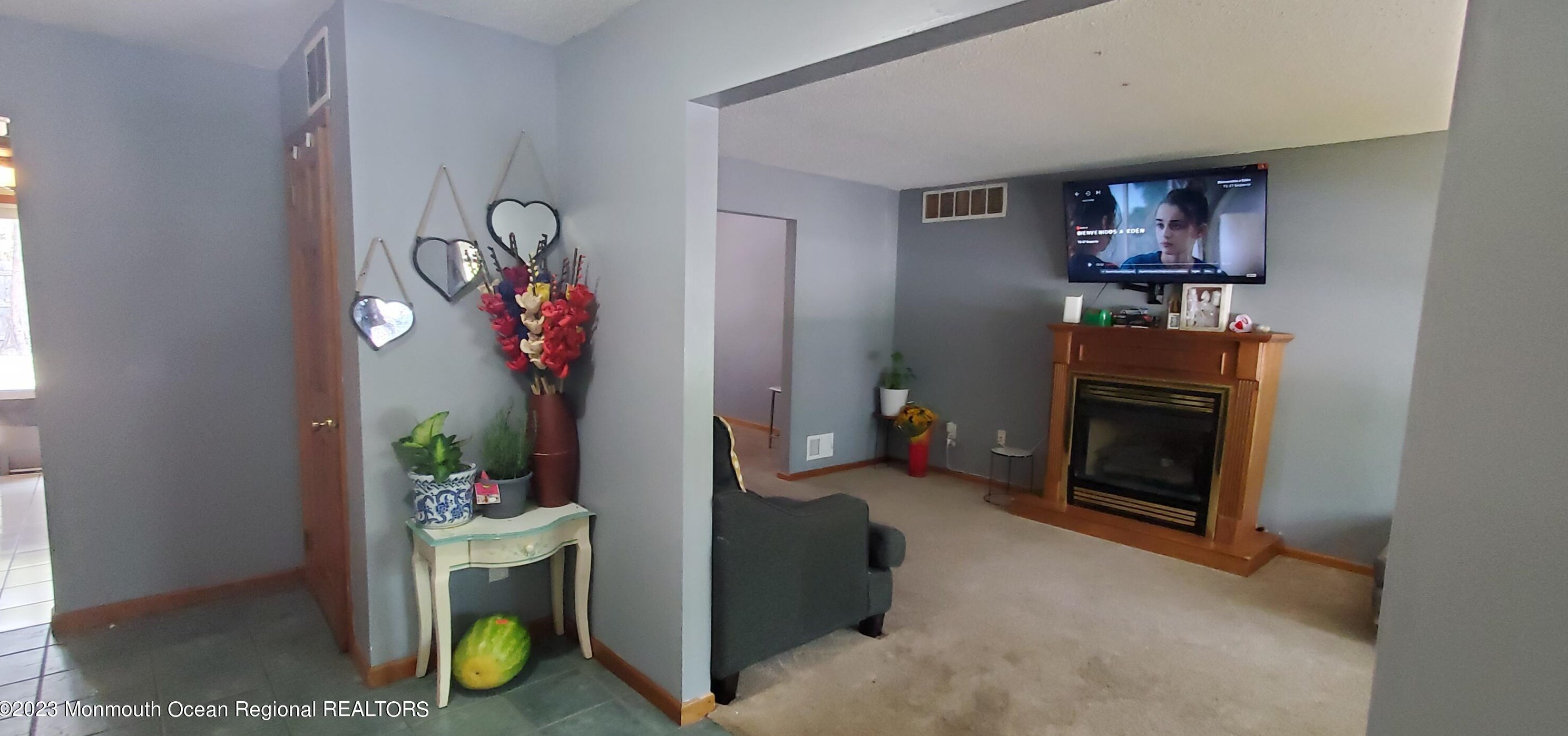 405 Cheyenne Ct, Toms River NJ  08755-4061 exterior