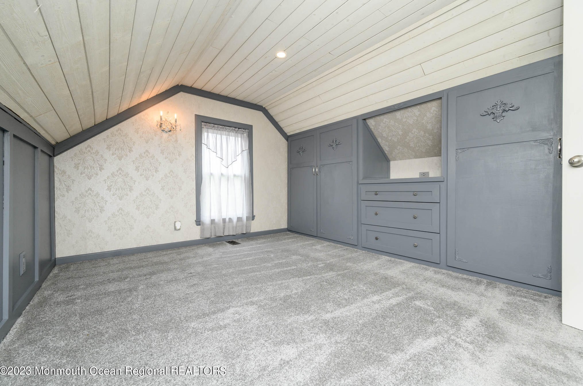 15 Dunlap Ave, Pennsville NJ  08070-1148 exterior