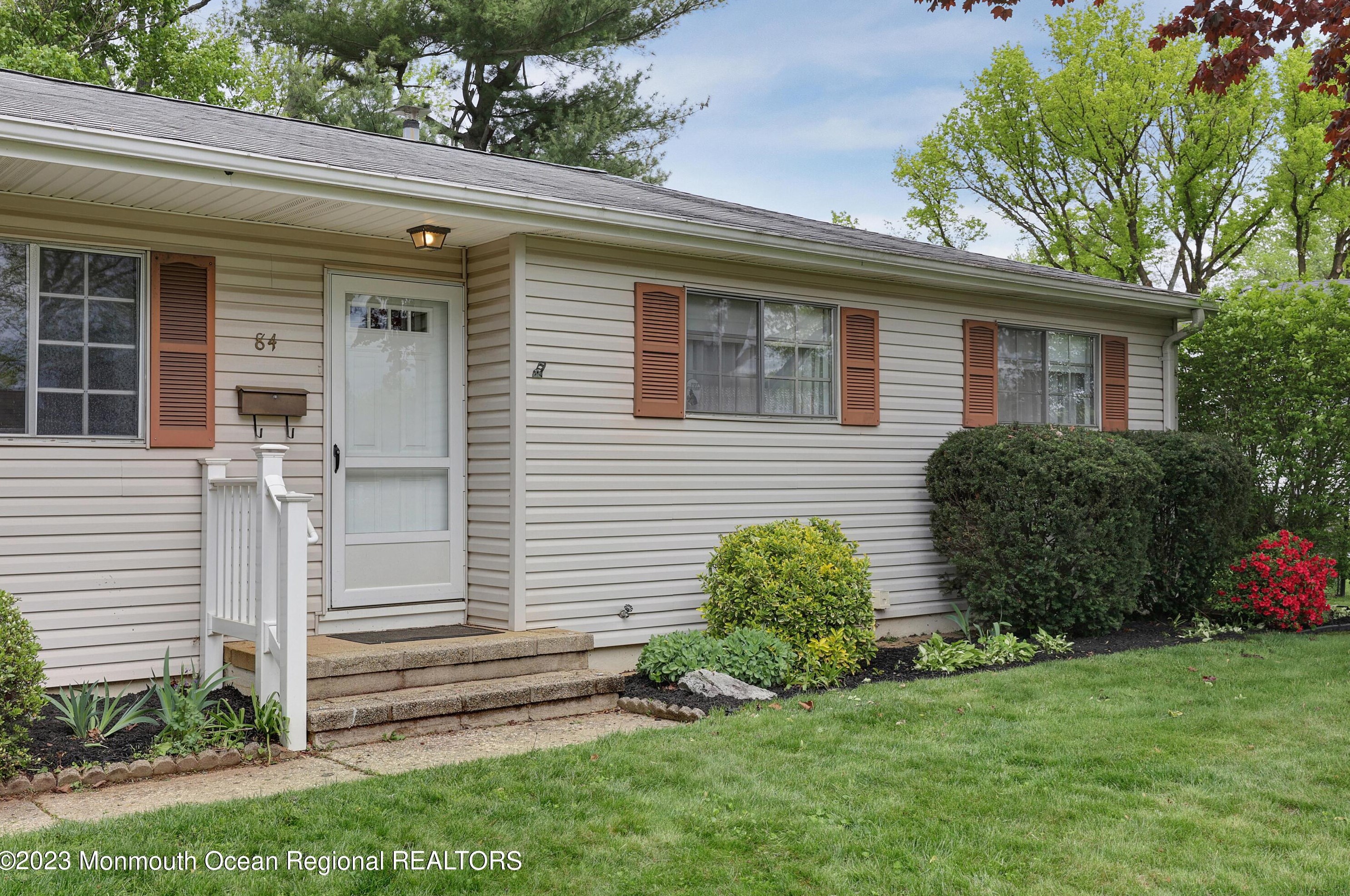 84 Braeton Way, East Freehold, NJ 07728