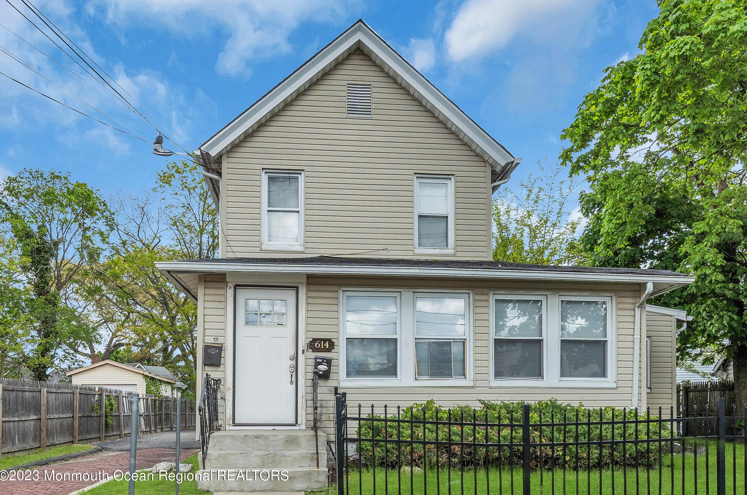 614 Prospect Ave, Tinton Falls, NJ 07712