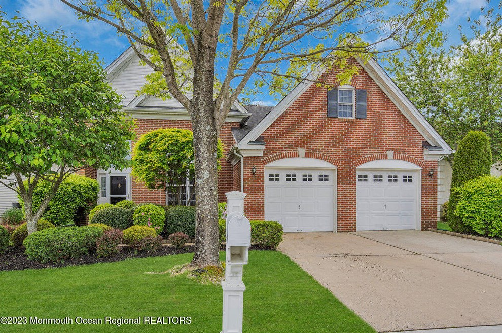 10 Crooked Stick Rd, Jackson Twp, NJ 08527