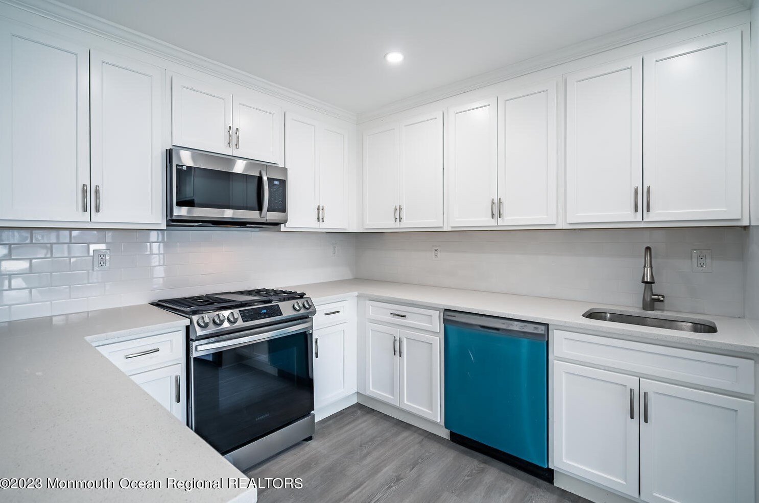 114 Binnacle Dr, Tuckerton NJ  08087-1502 exterior