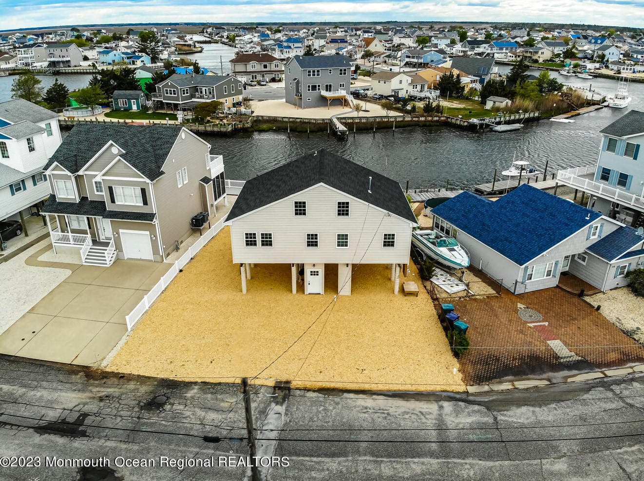 114 Binnacle Dr, Tuckerton NJ  08087-1502 exterior