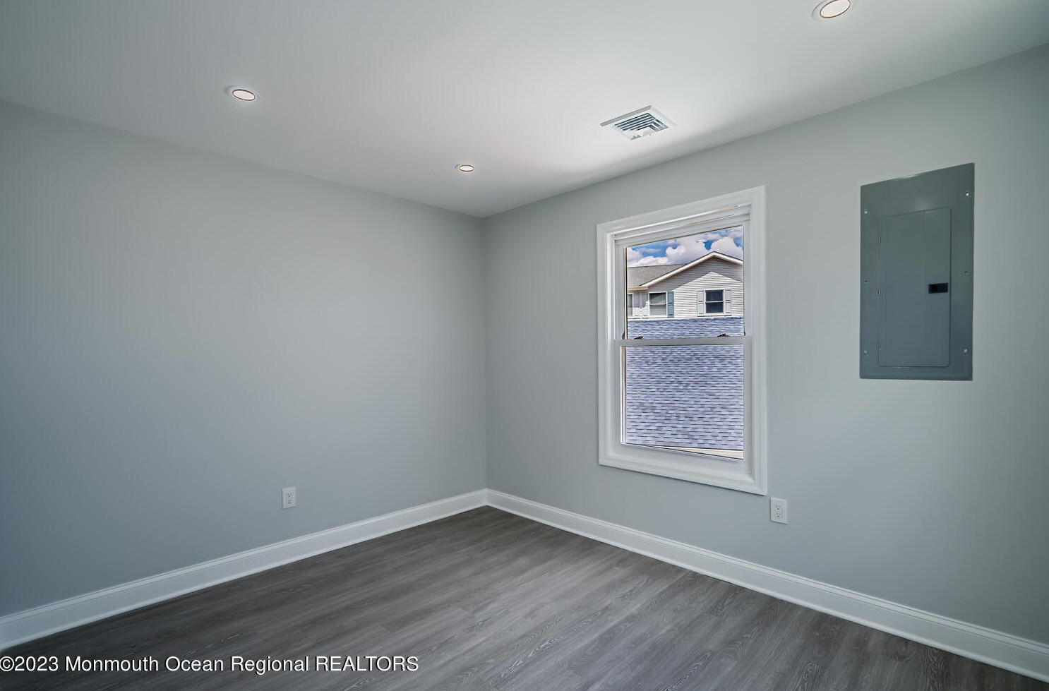 114 Binnacle Dr, Tuckerton NJ  08087-1502 exterior