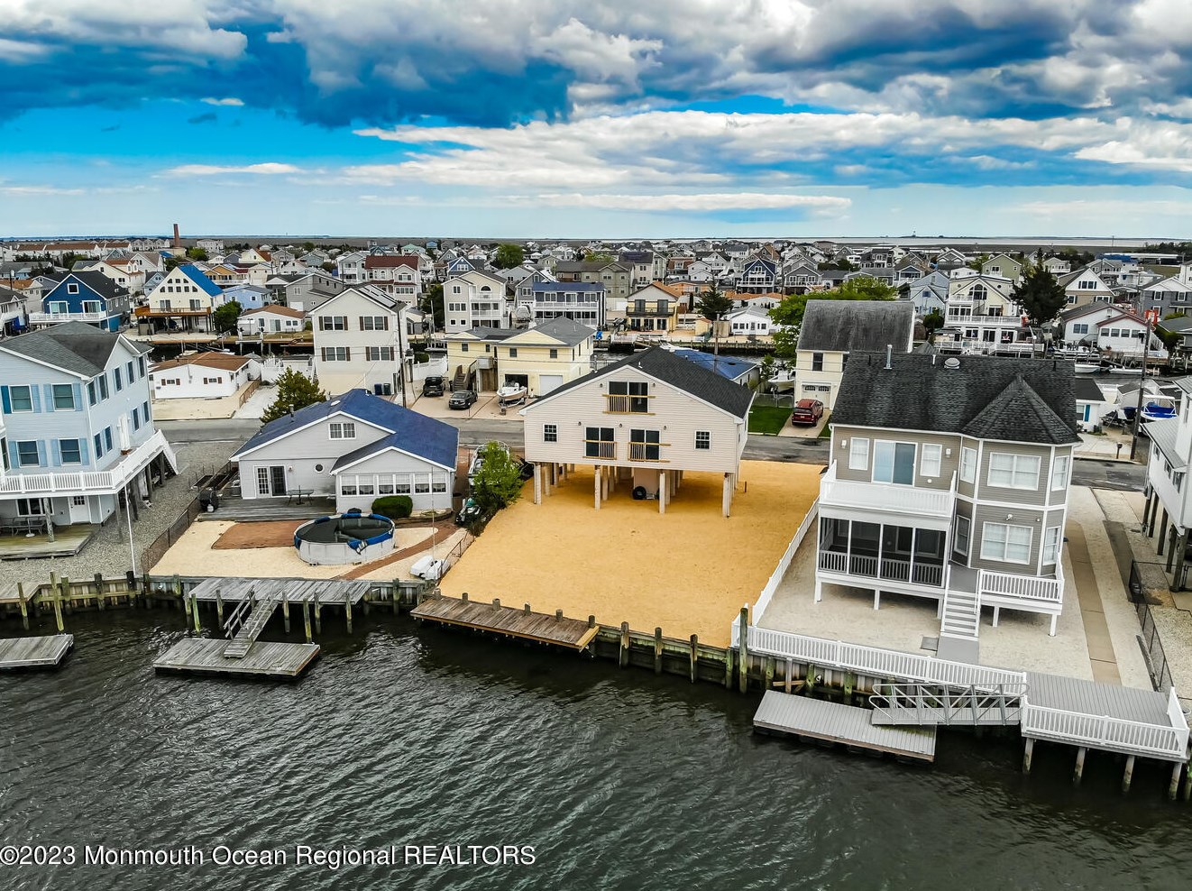 114 Binnacle Dr, Tuckerton NJ  08087-1502 exterior