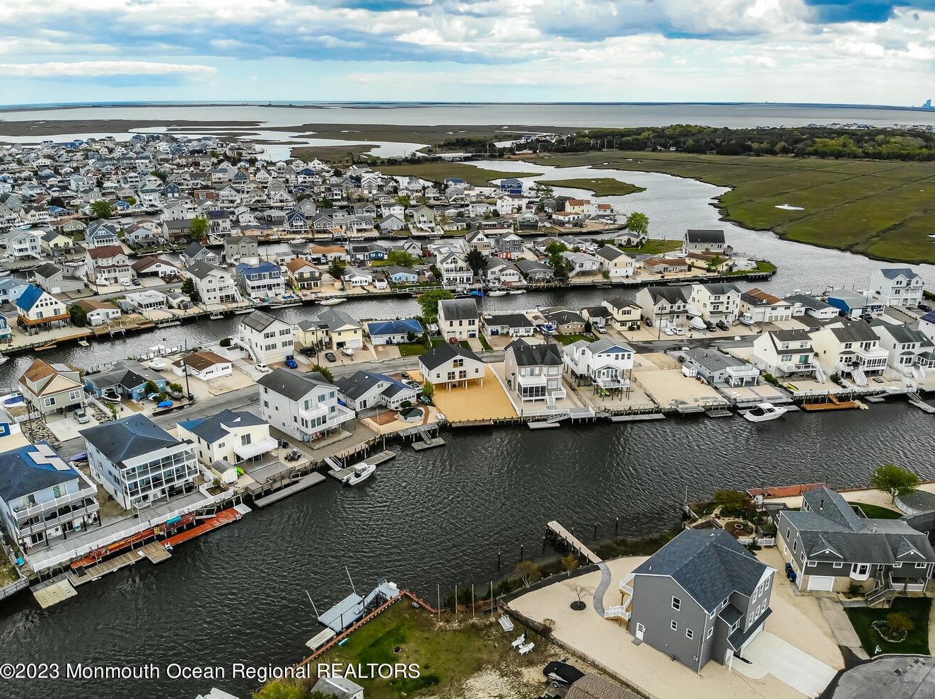 114 Binnacle Dr, Tuckerton NJ  08087-1502 exterior